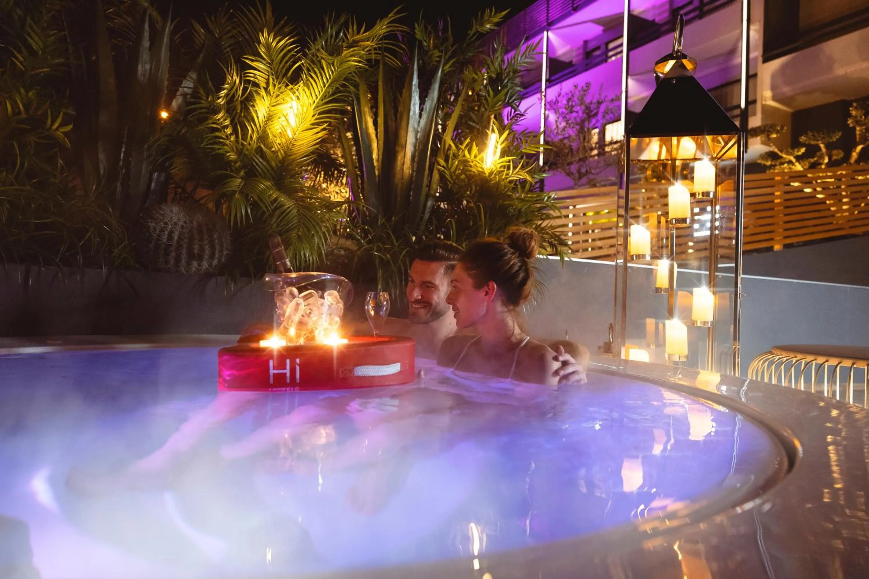 Swimming pool in Hi Hotels Trento - Wellness & Spa Adults Only