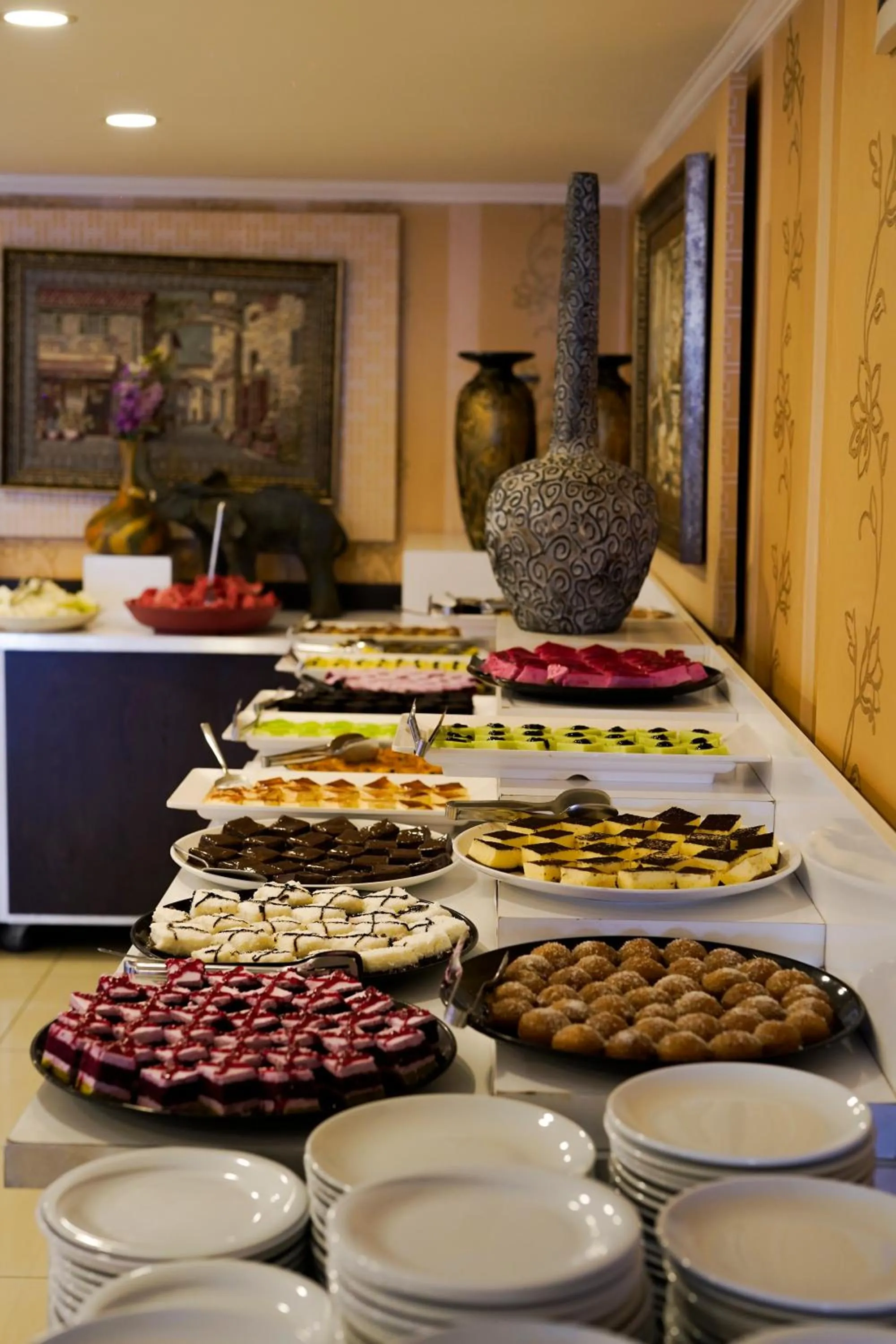 Food and drinks in Aleria Belport Beach Hotel