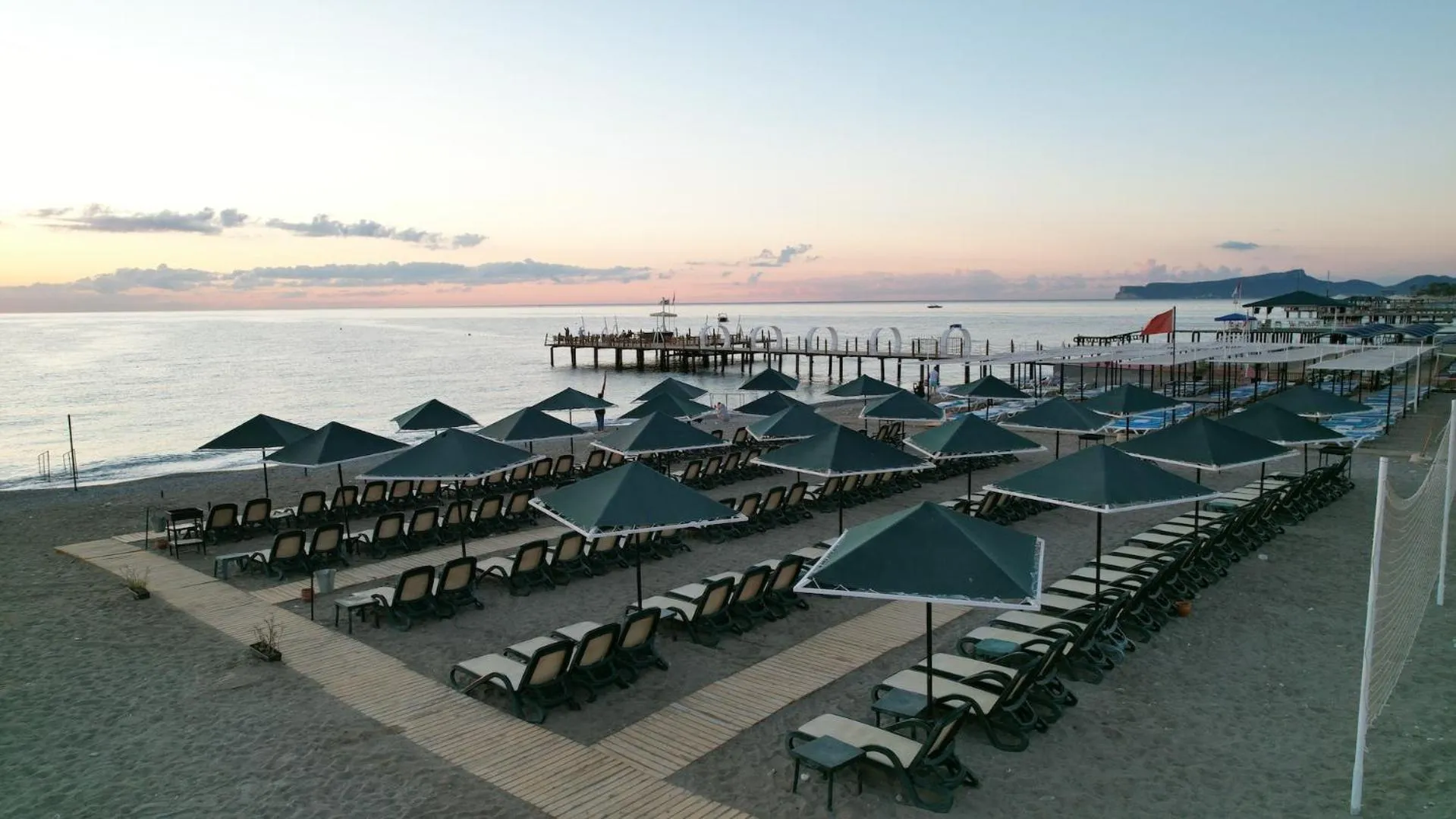 Aleria Belport Beach Hotel