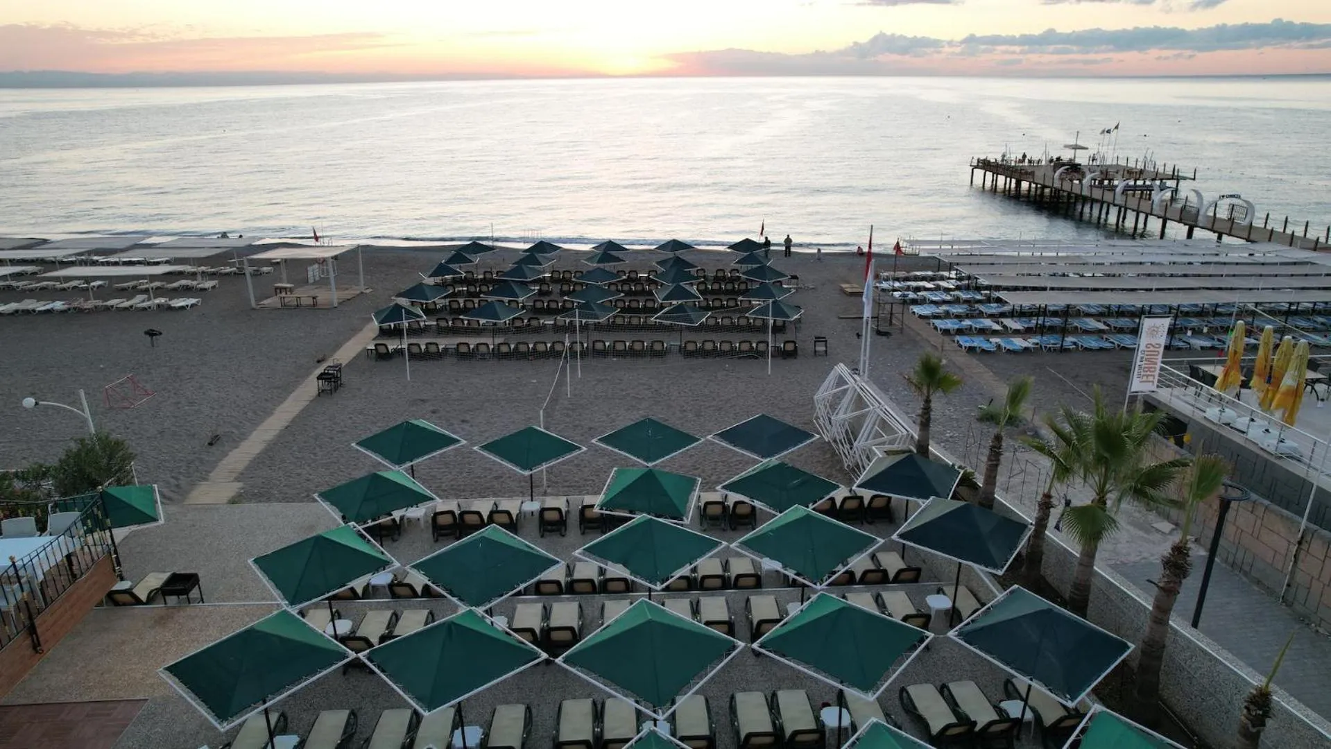 Aleria Belport Beach Hotel