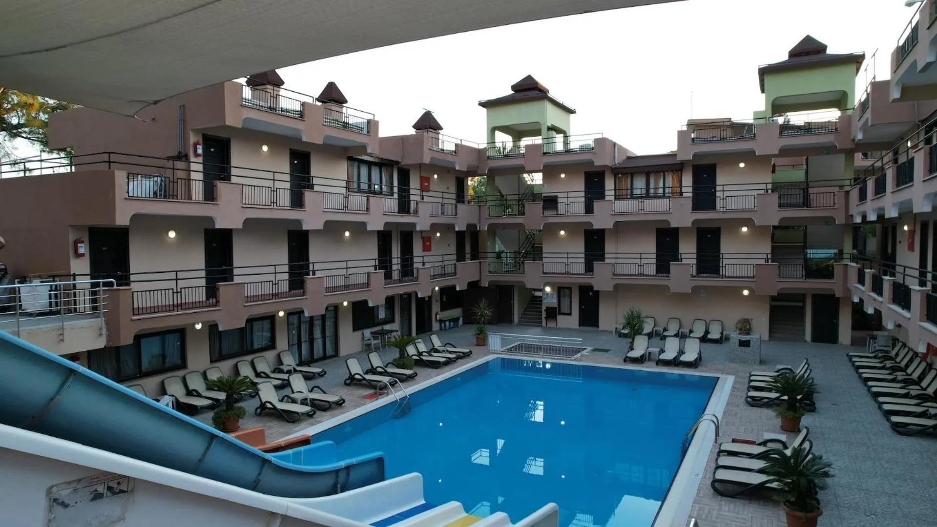 Aleria Belport Beach Hotel