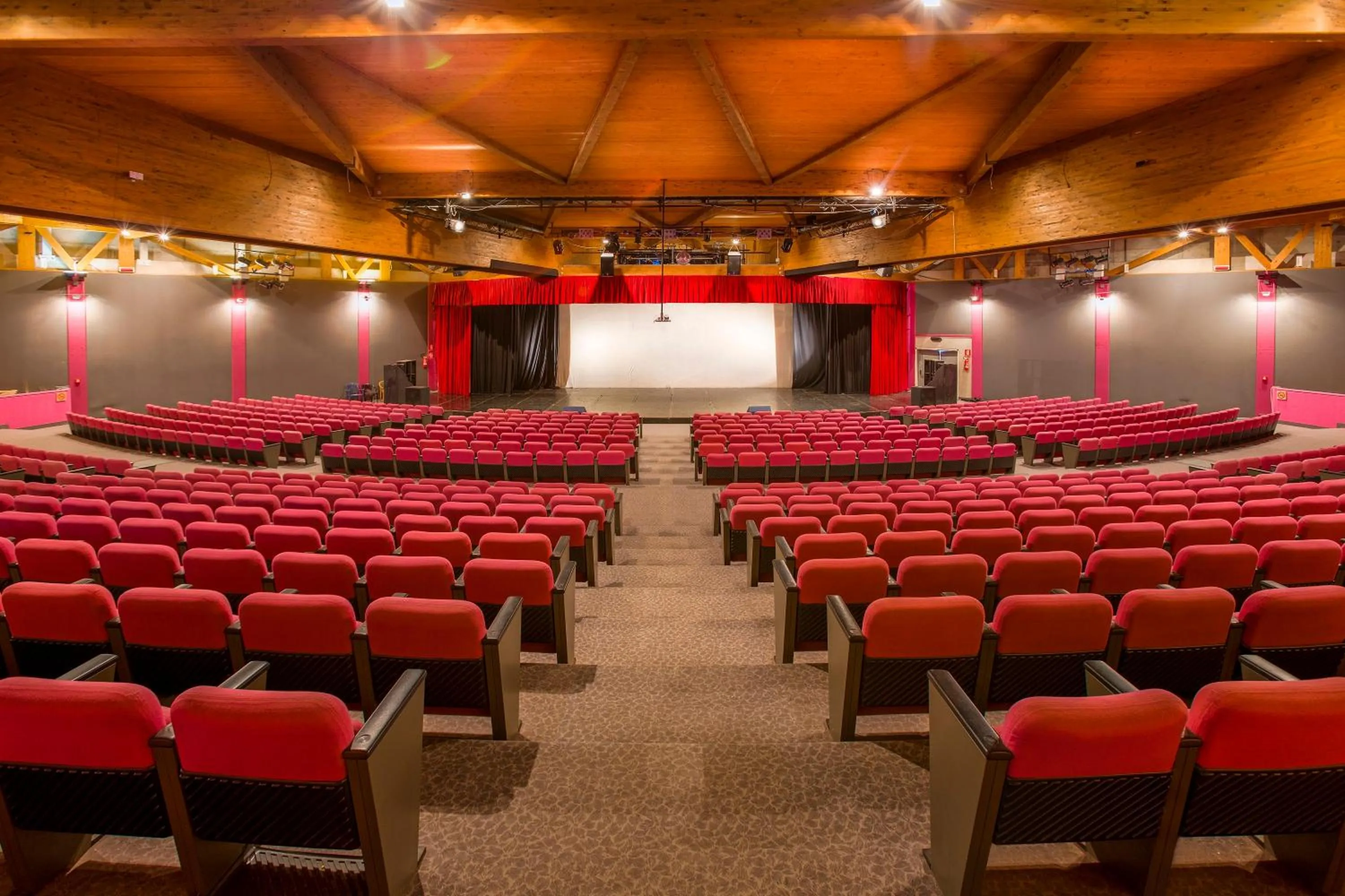 Area and facilities in Garden Toscana Resort