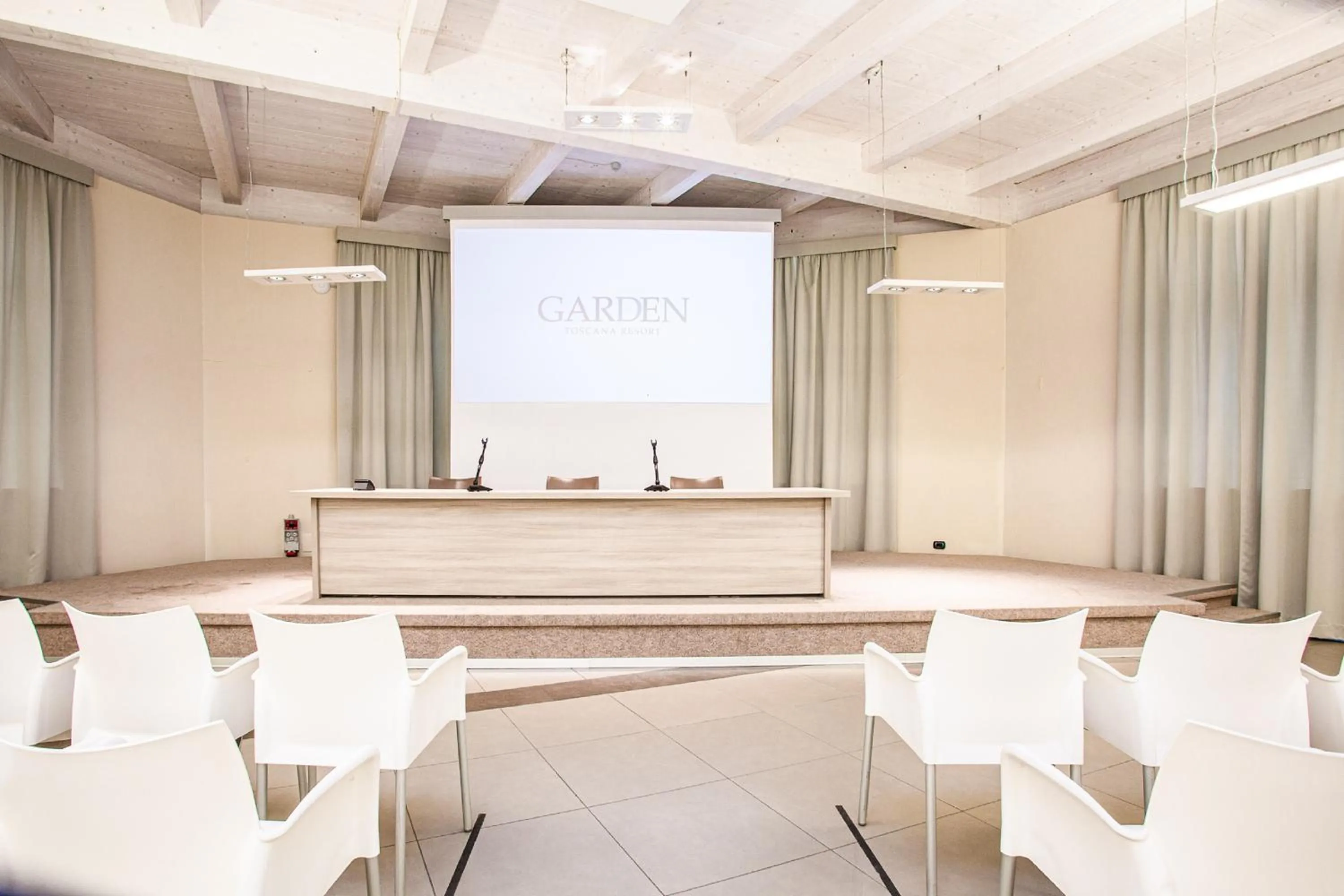 Meeting/conference room in Garden Toscana Resort