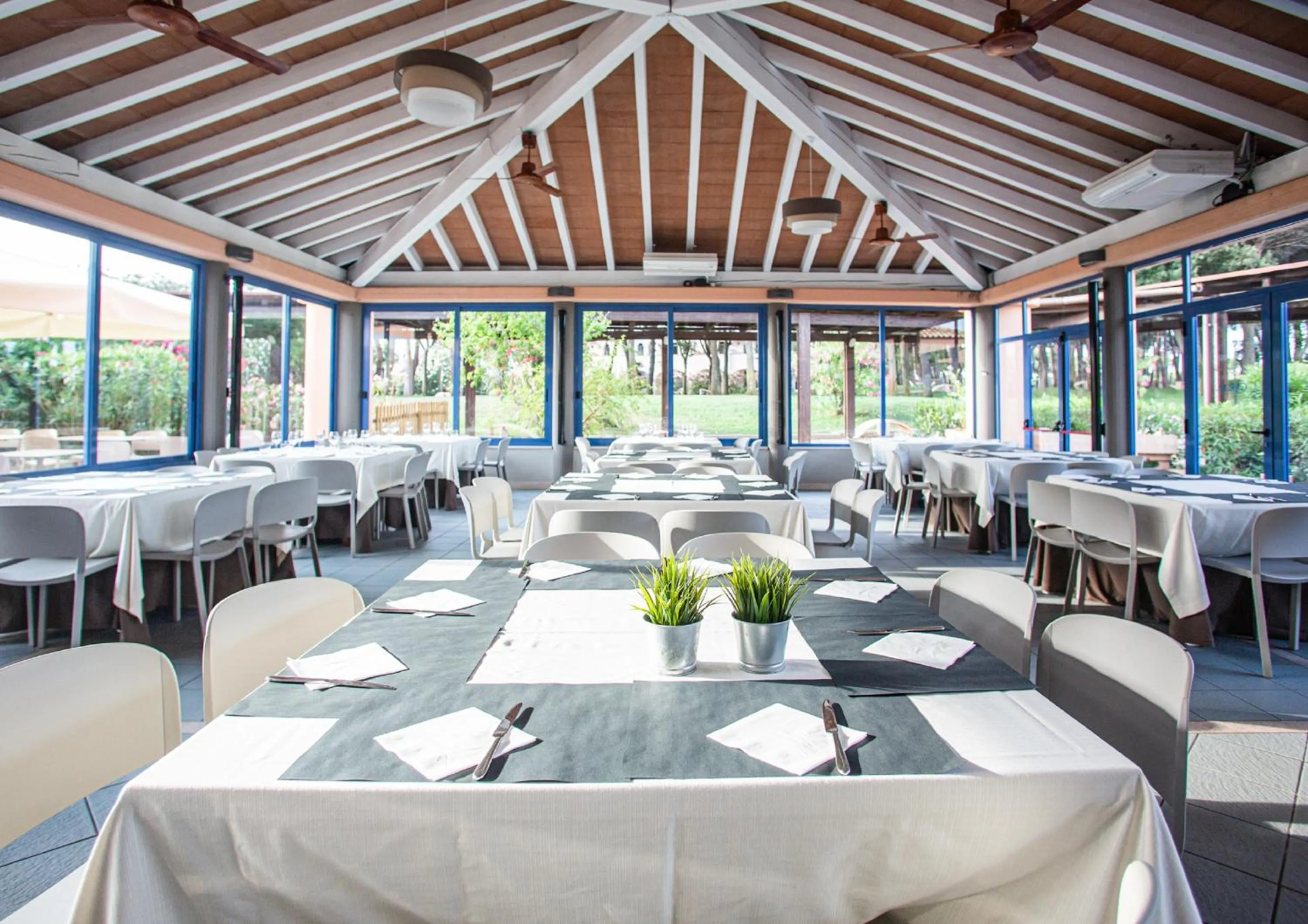 Restaurant/places to eat in Garden Toscana Resort