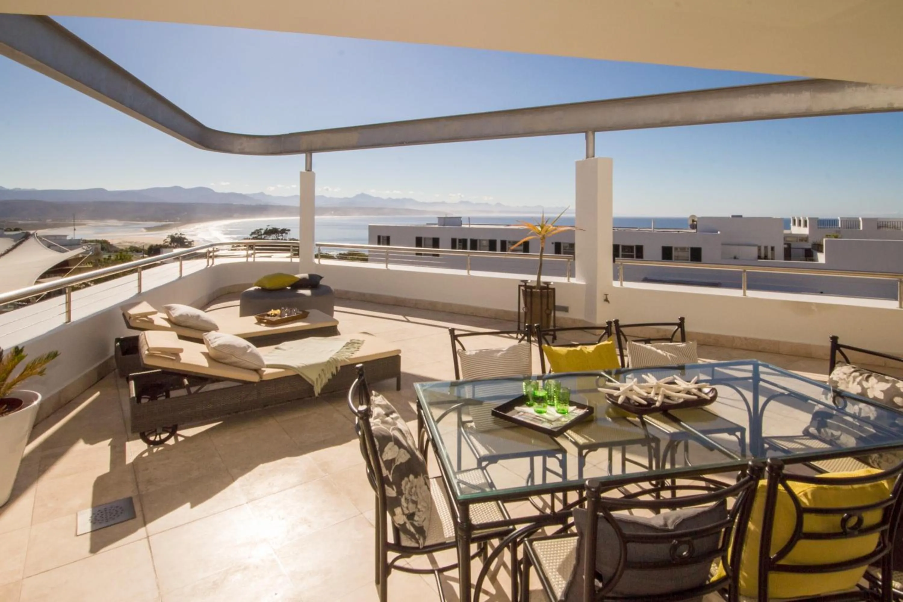 Apartment A Upper Deck