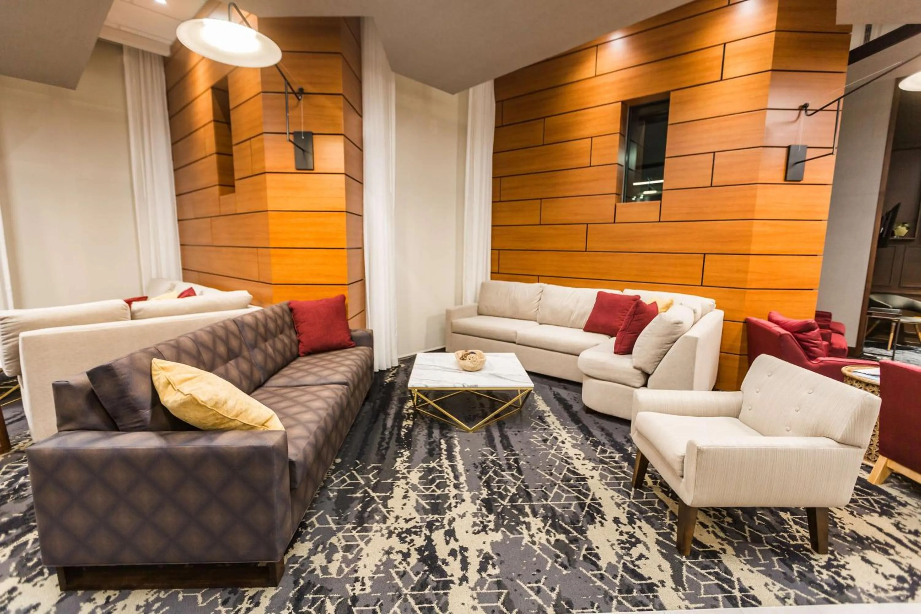 Lounge or bar in Hyatt Place Greenville Downtown