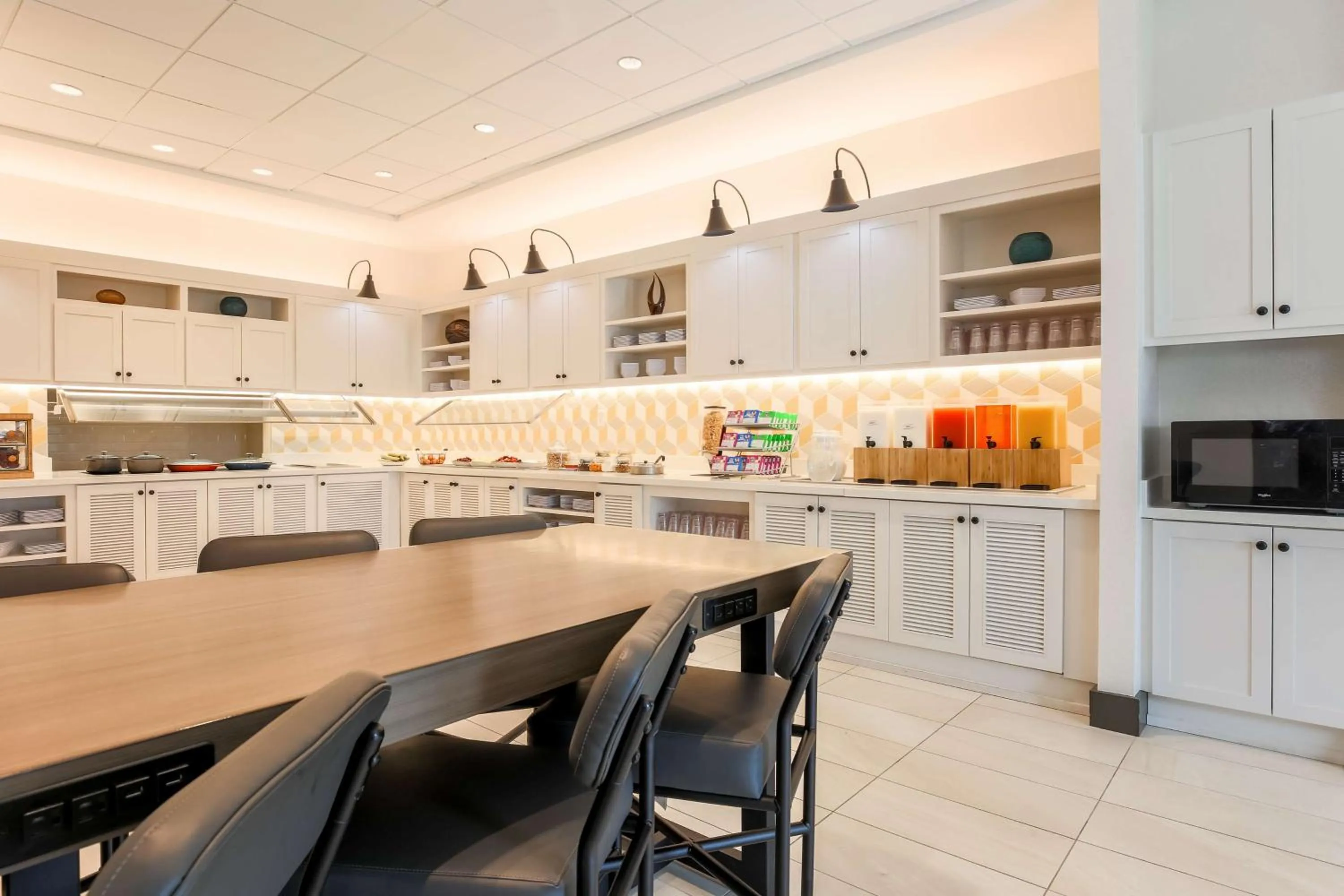 Restaurant/places to eat in Hyatt Place Austin Cedar Park