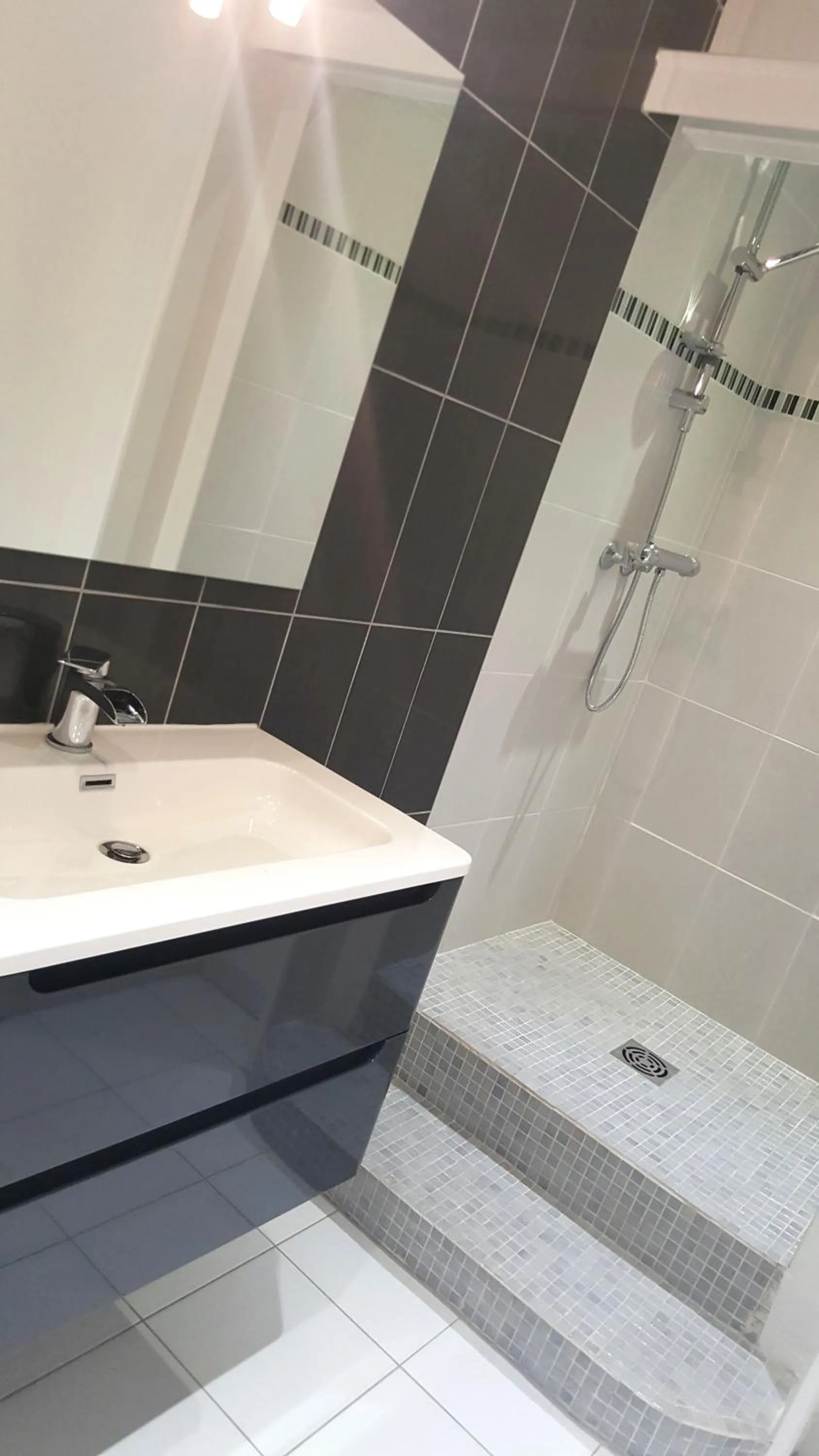 Bathroom in La Maison Blanche