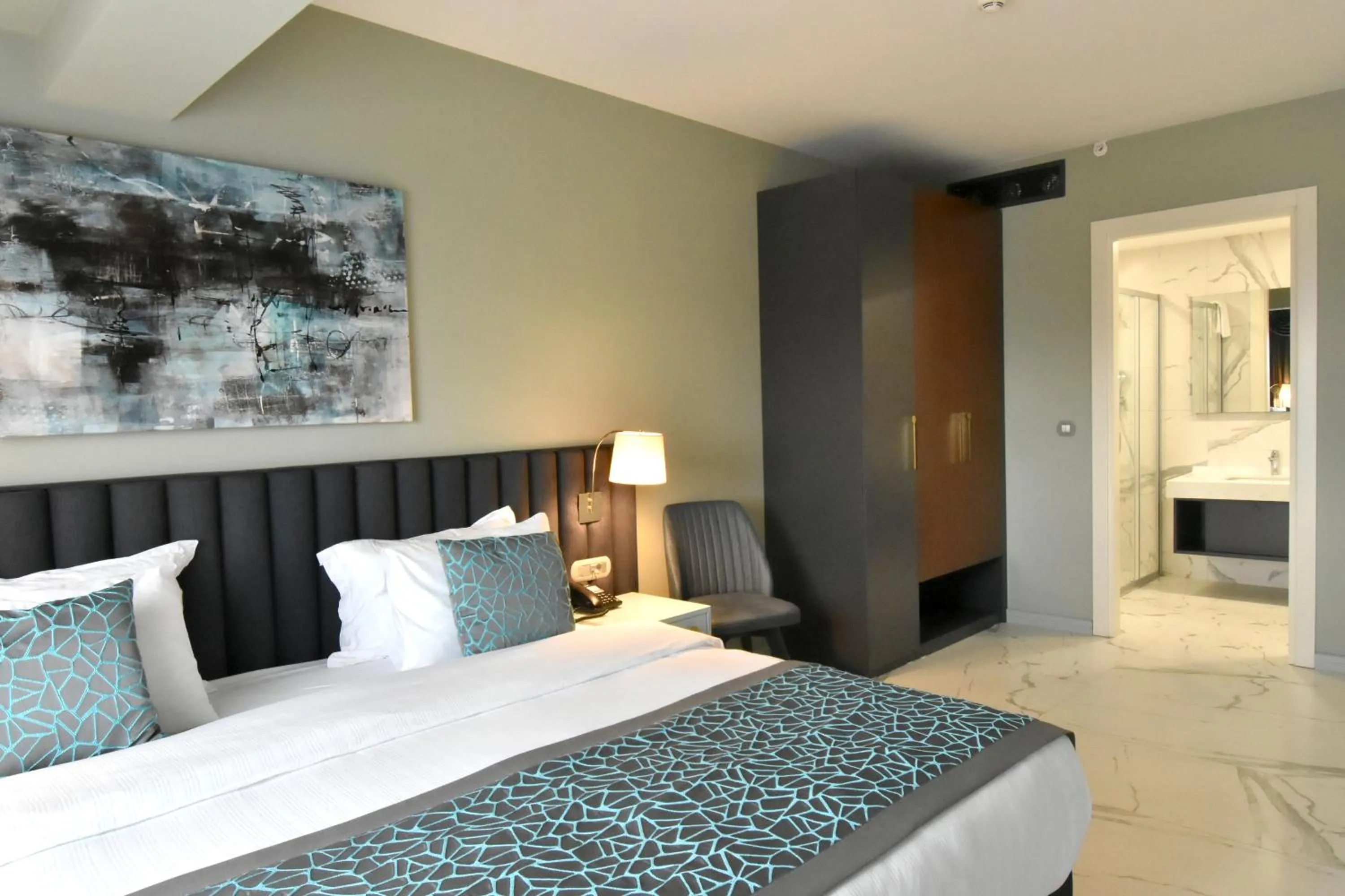 Bedroom, Bed in Capella Otel