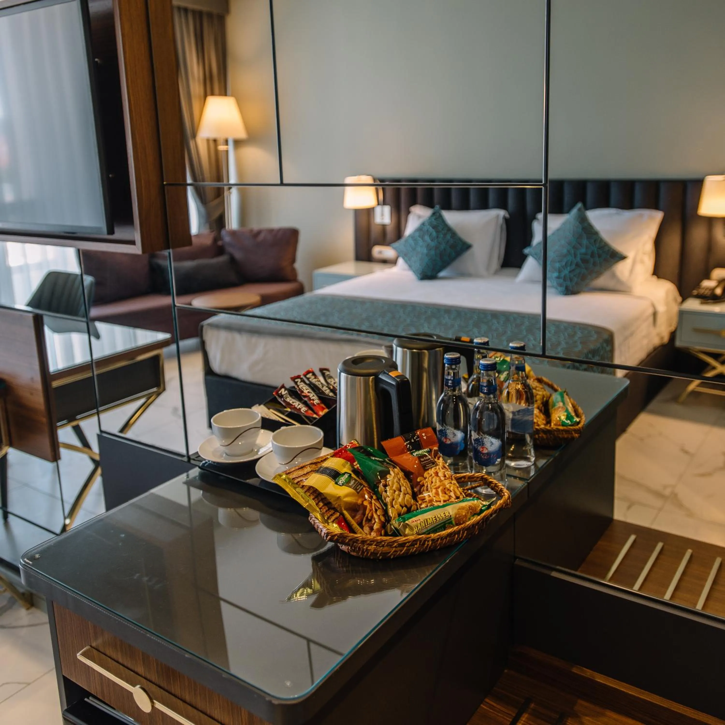 Bedroom, Bed in Capella Otel