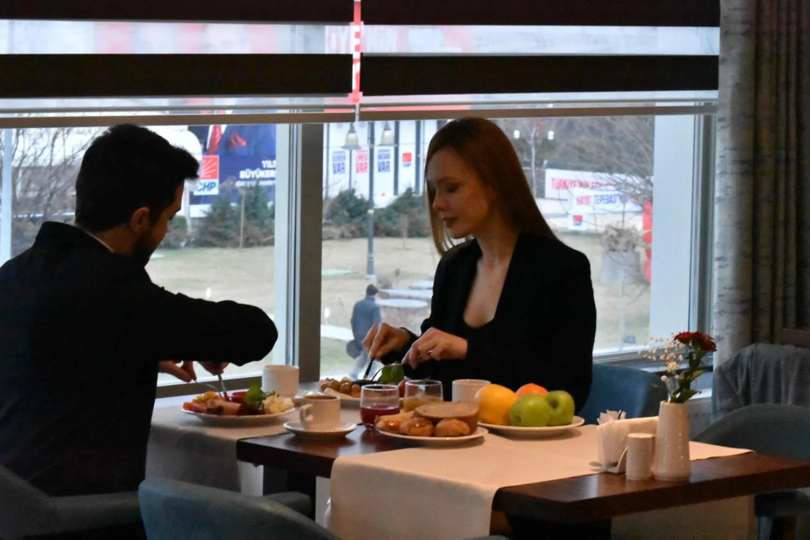 Restaurant/places to eat in Capella Otel