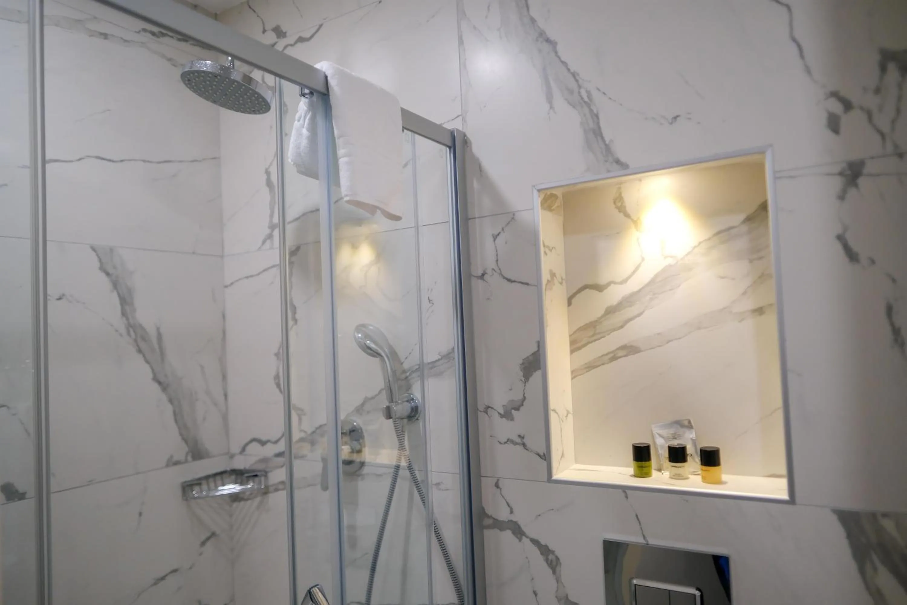 Bathroom in Capella Otel