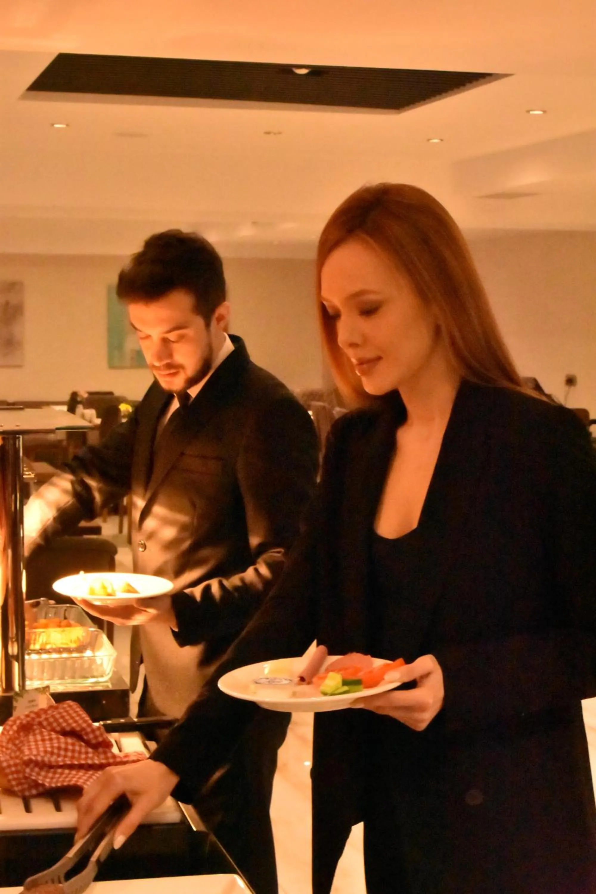 Restaurant/places to eat in Capella Otel