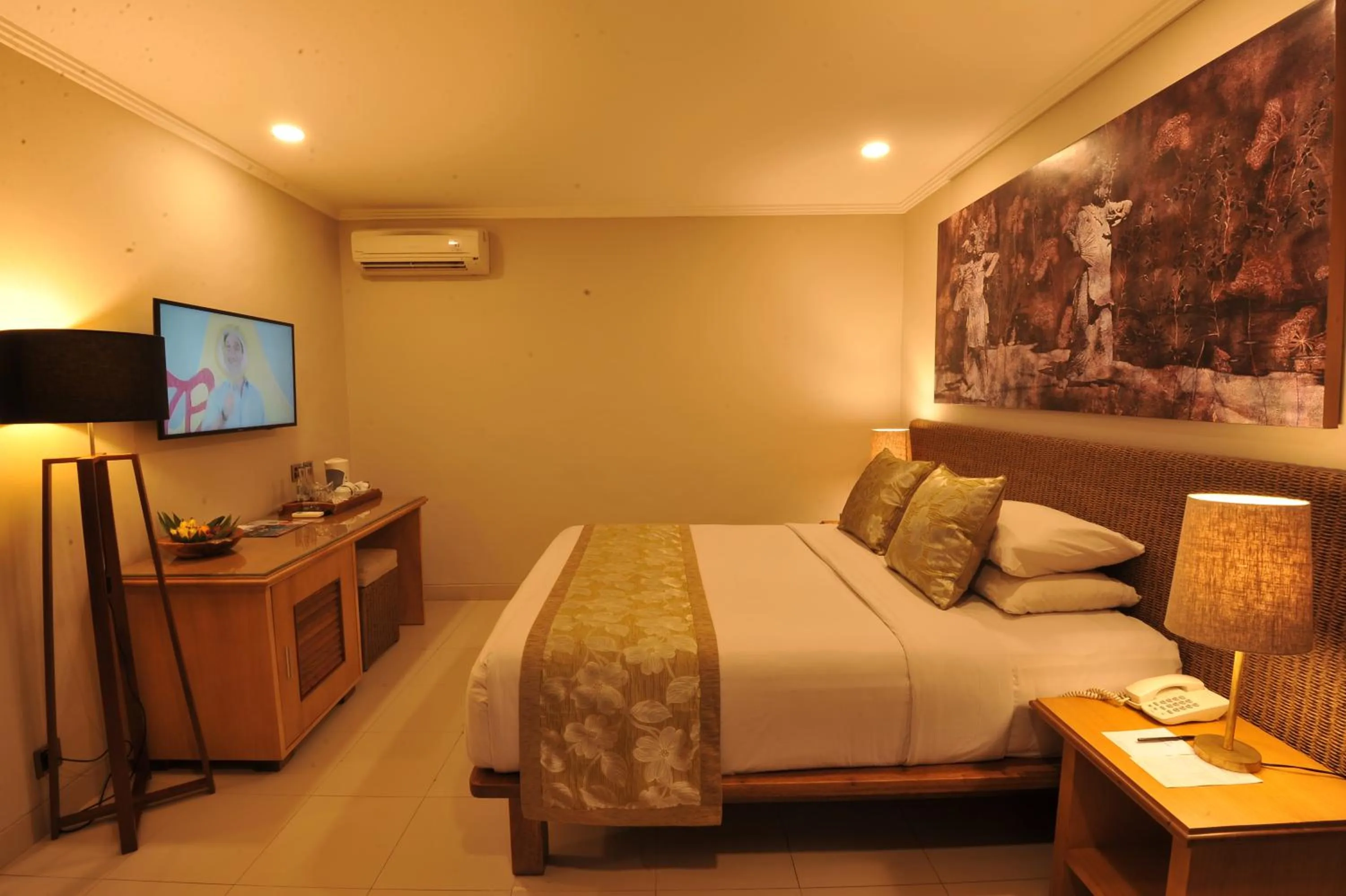 Bedroom, Bed in Puri Raja Hotel