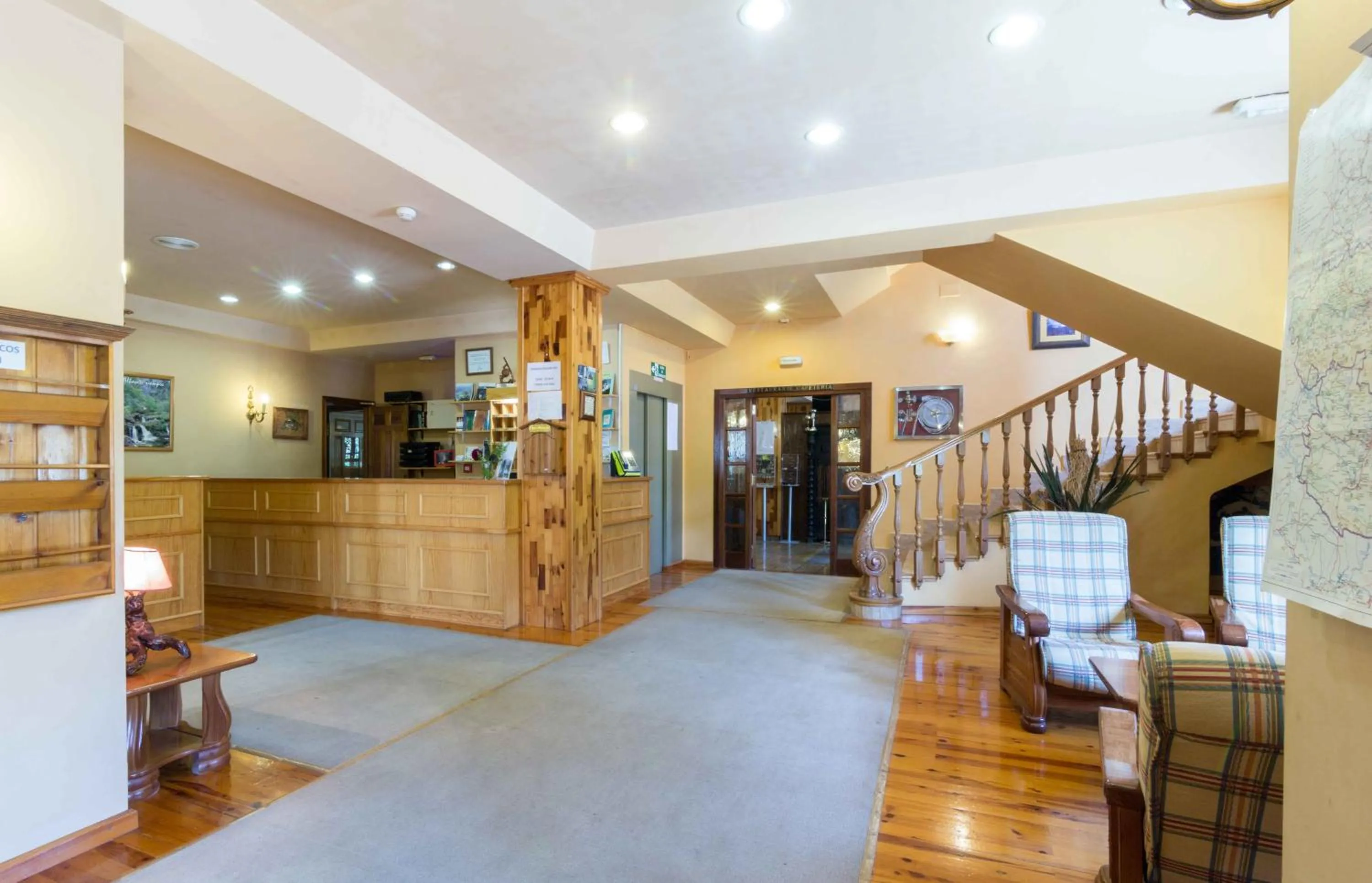 Lobby or reception in Hotel Riopar Spa