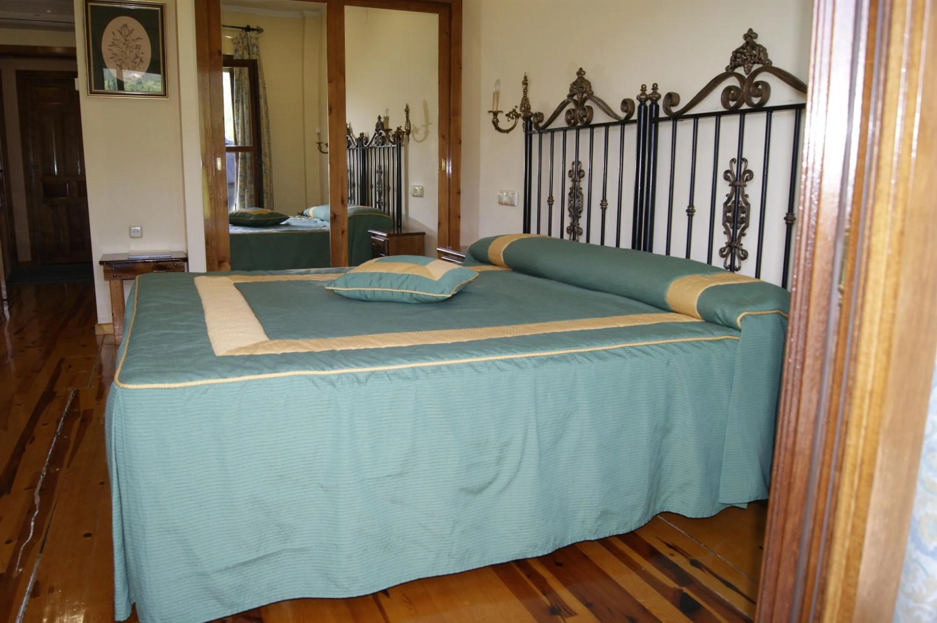 Bed in Hotel Riopar Spa