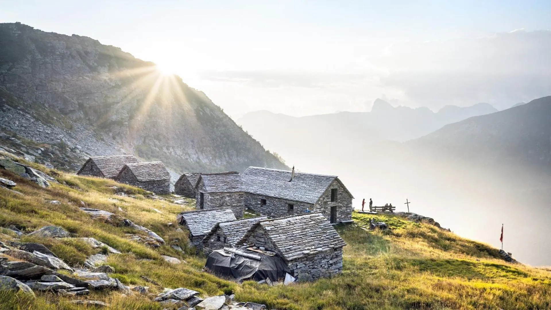Hiking in Garni Rosa Delle Alpi