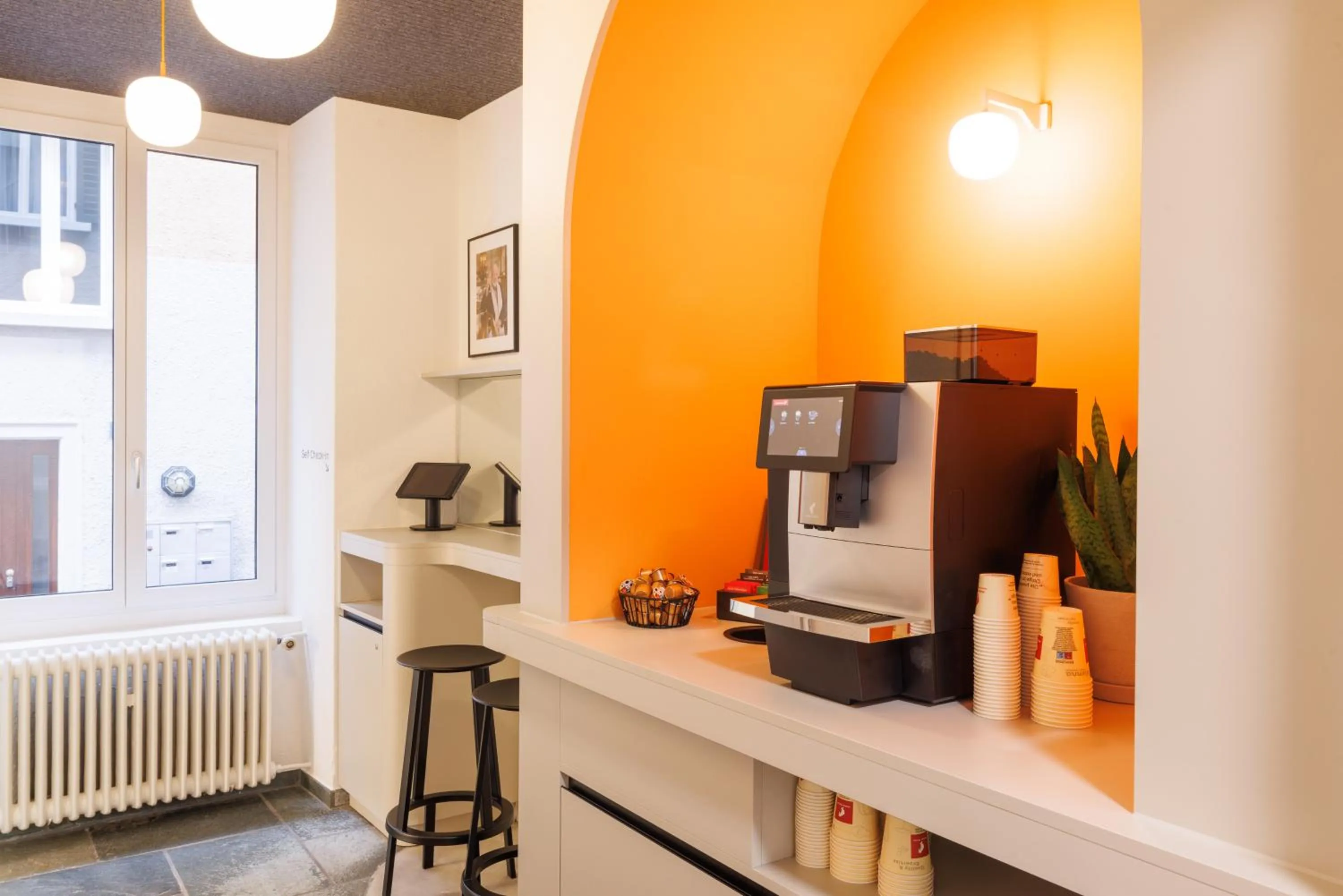 Lobby or reception in Fred Guest House Hauptbahnhof - Self Check-in