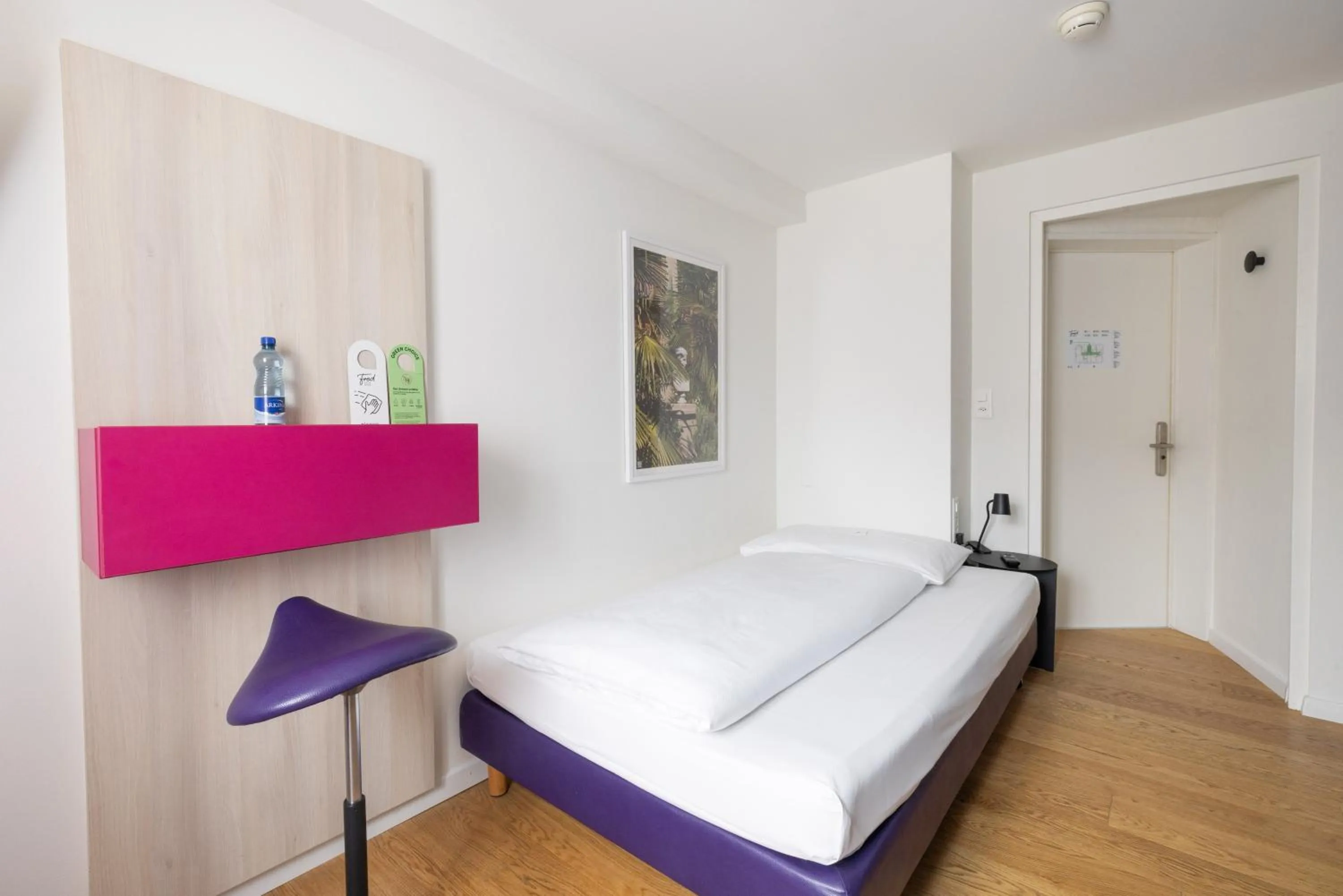 Bed in Fred Guest House Hauptbahnhof - Self Check-in