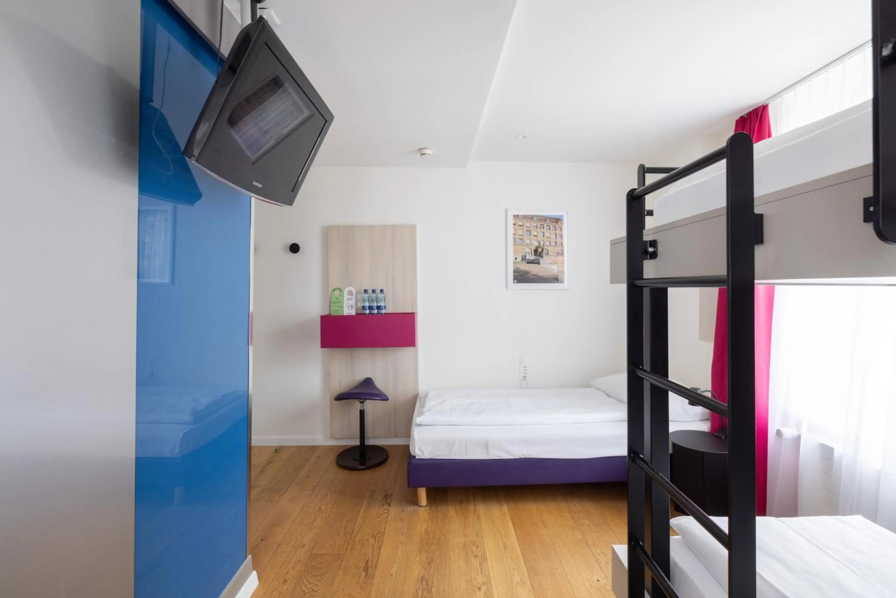 Bed in Fred Guest House Hauptbahnhof - Self Check-in