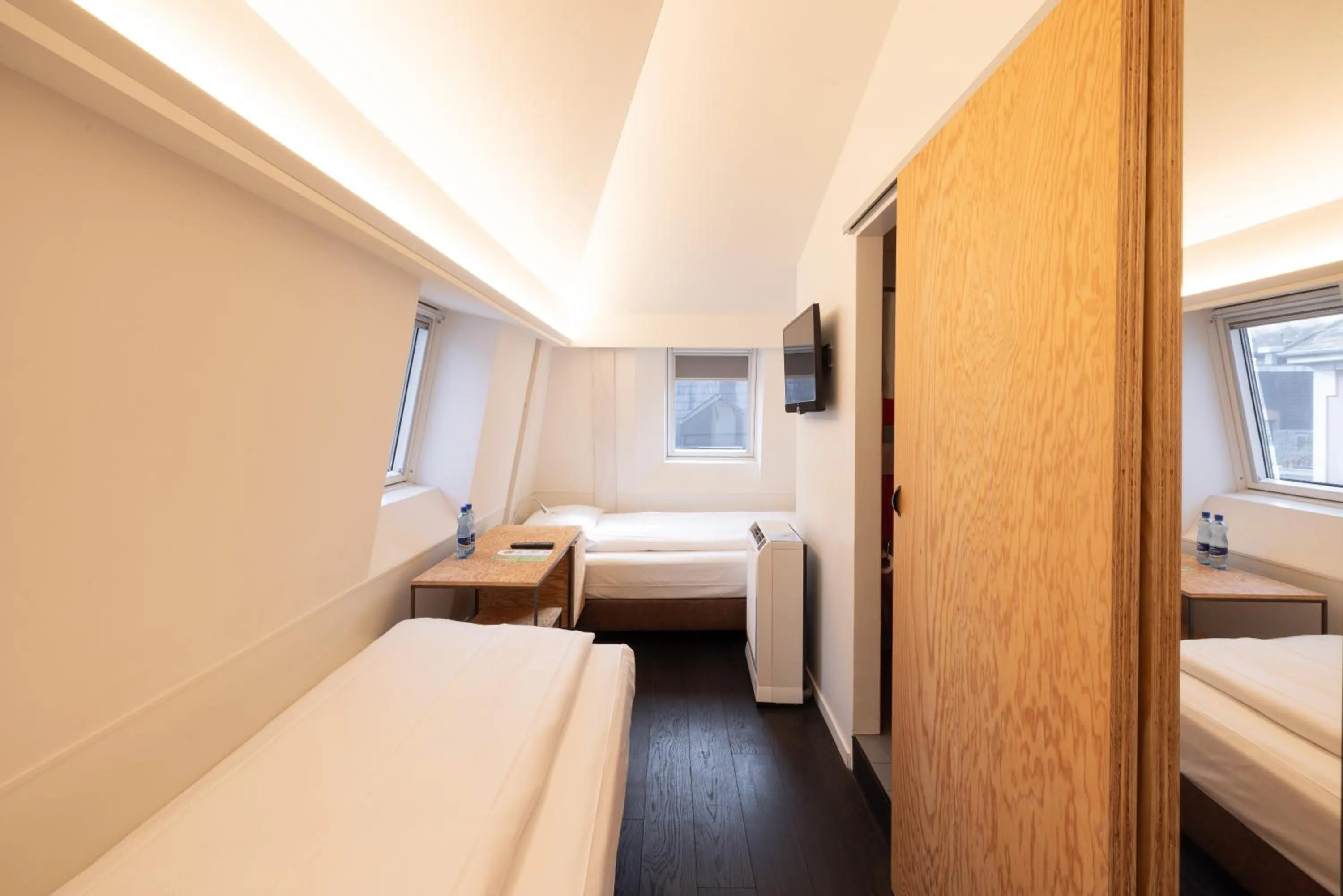 Bed in Fred Guest House Hauptbahnhof - Self Check-in