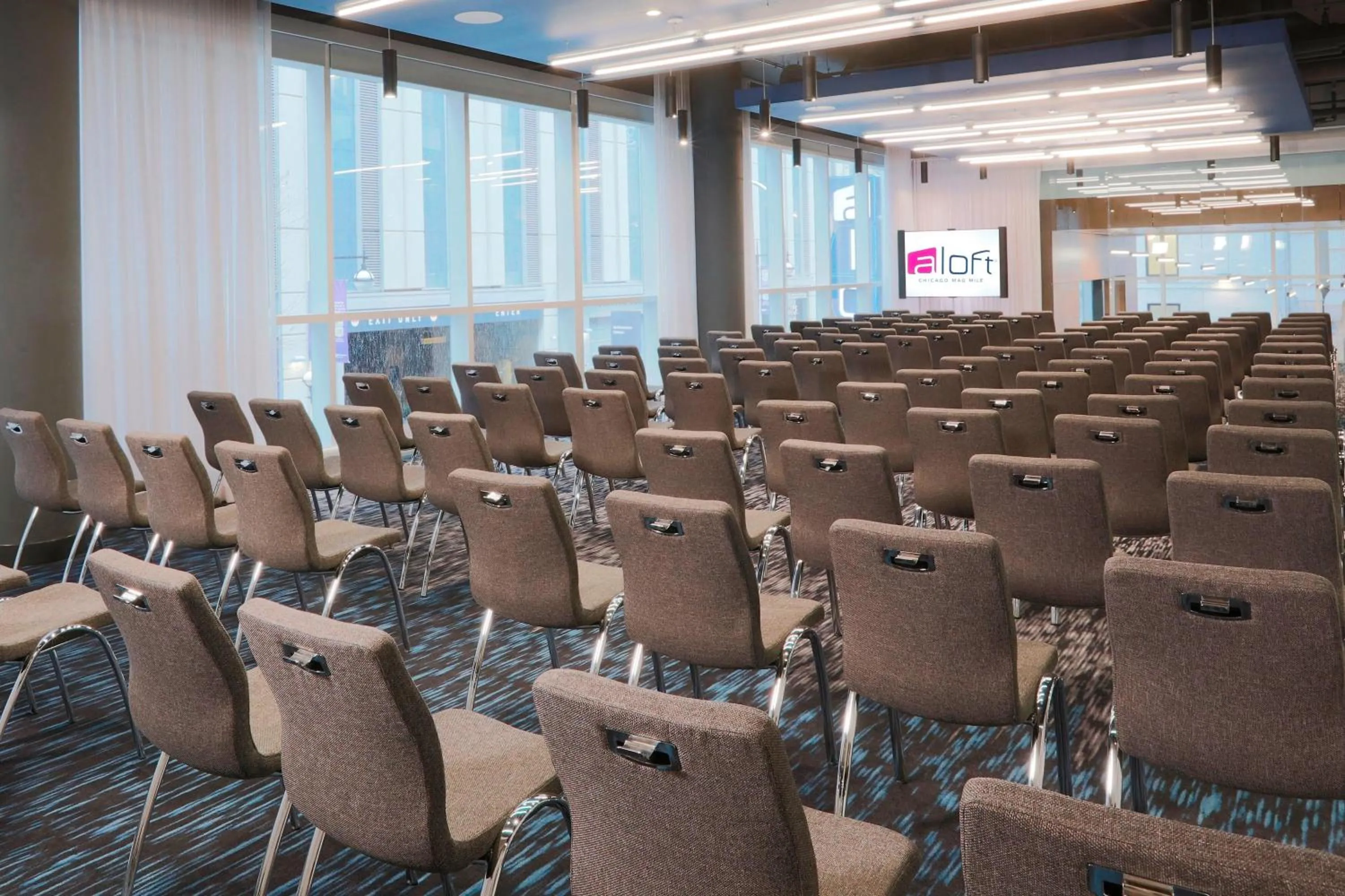 Meeting/conference room in Aloft Chicago Mag Mile