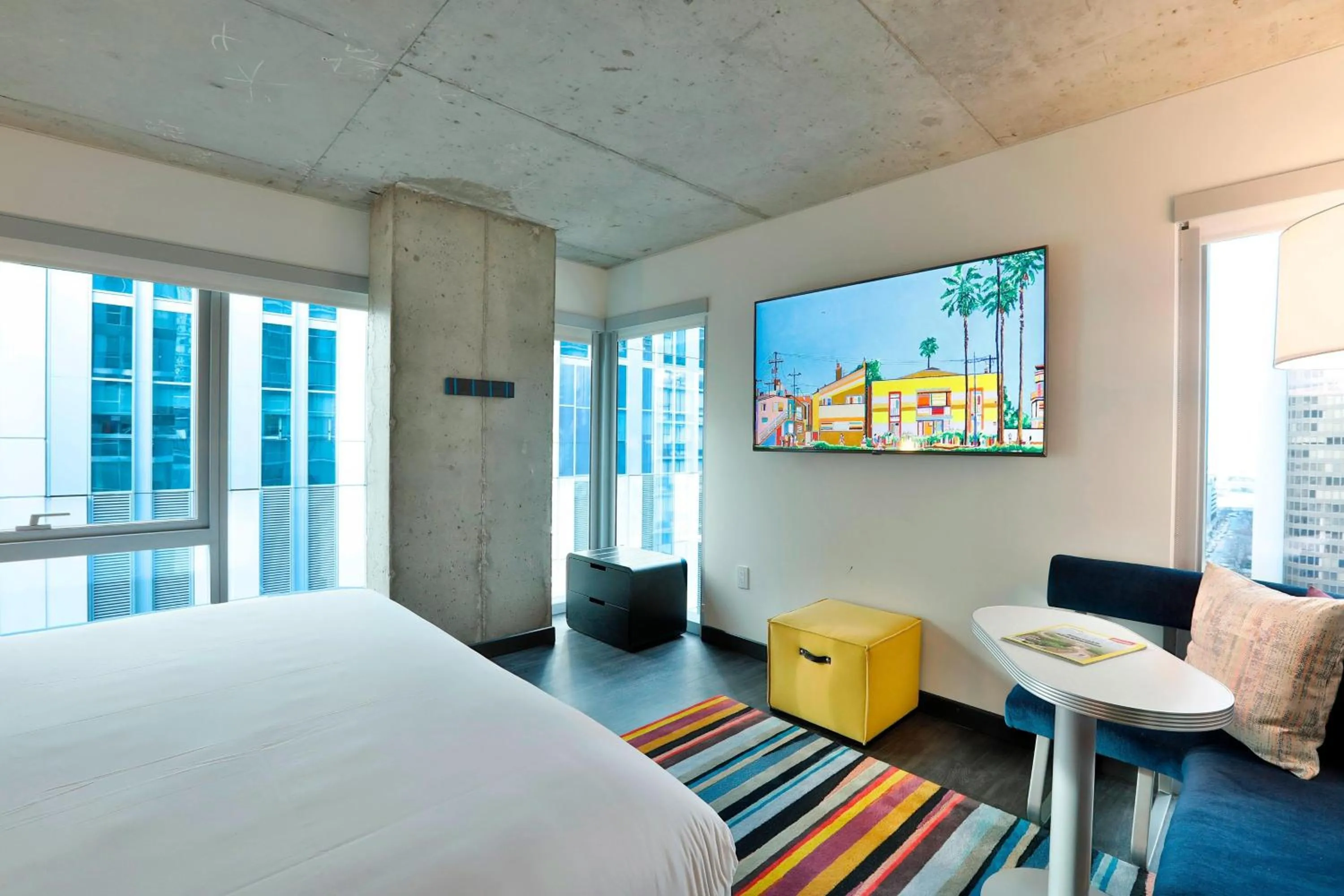 Photo of the whole room, Bed in Aloft Chicago Mag Mile