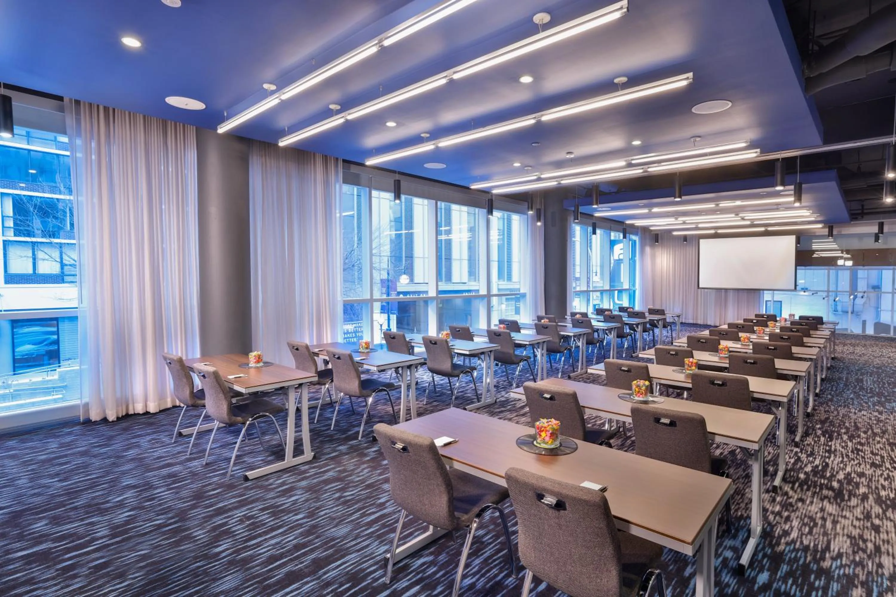 Meeting/conference room in Aloft Chicago Mag Mile