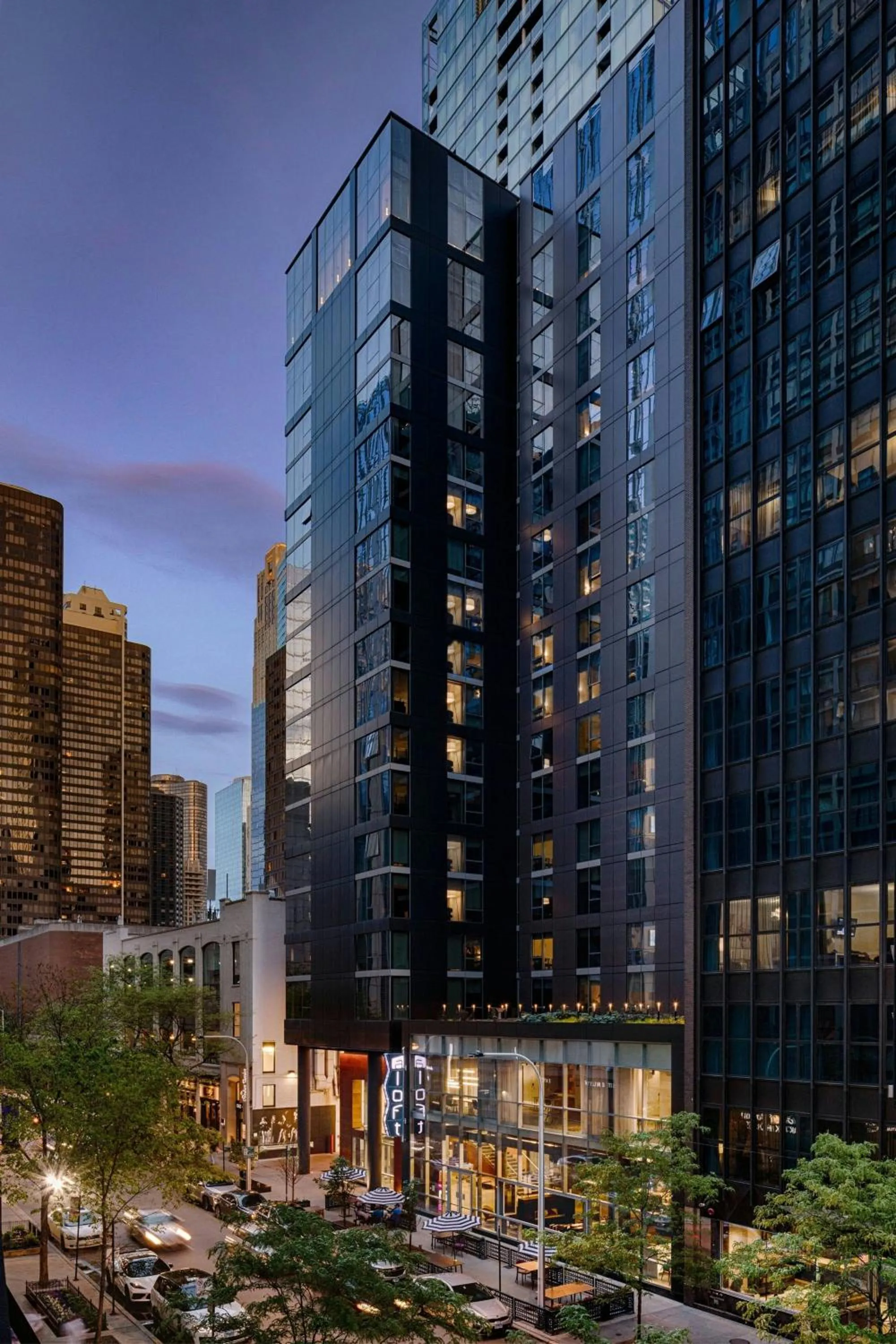 Property building in Aloft Chicago Mag Mile