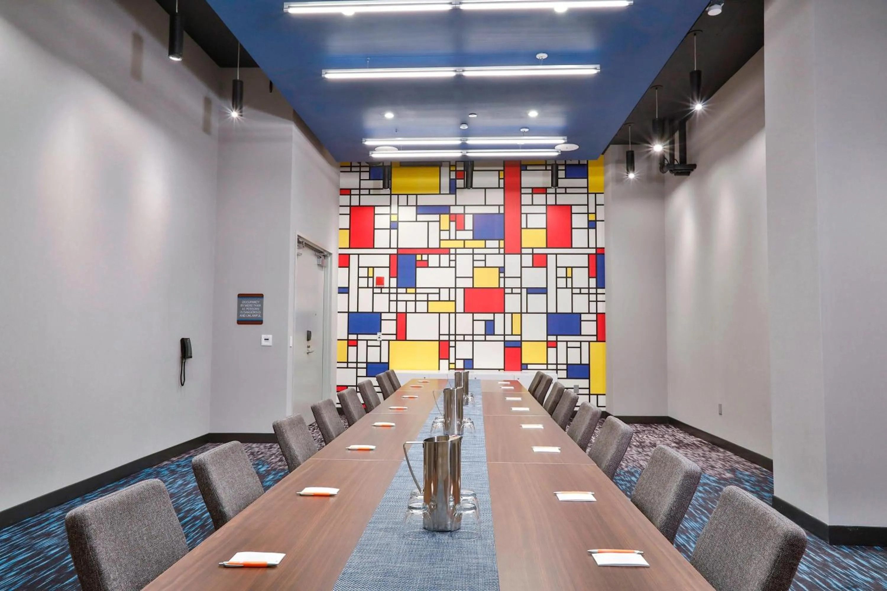 Meeting/conference room in Aloft Chicago Mag Mile