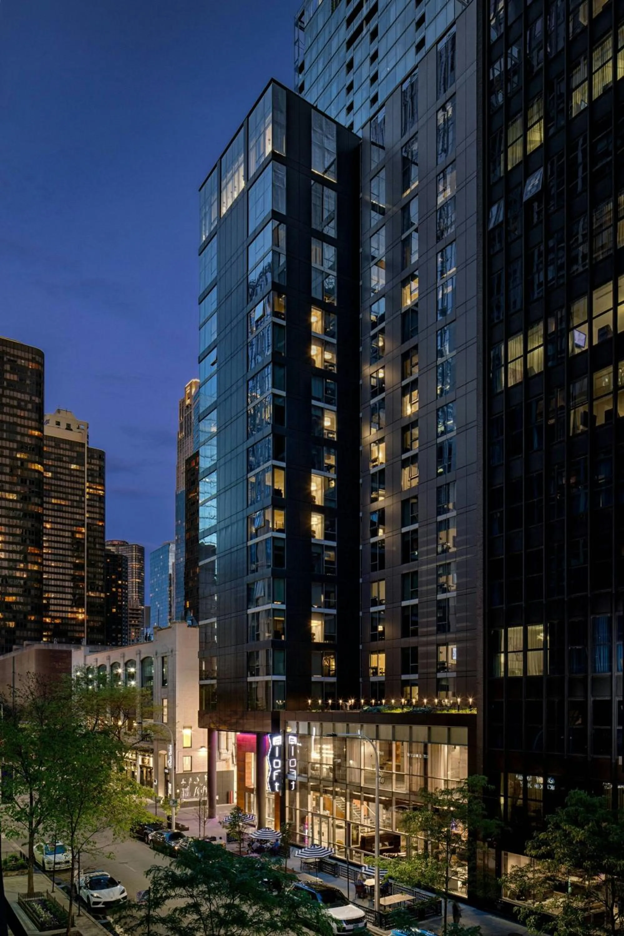 Property building in Aloft Chicago Mag Mile