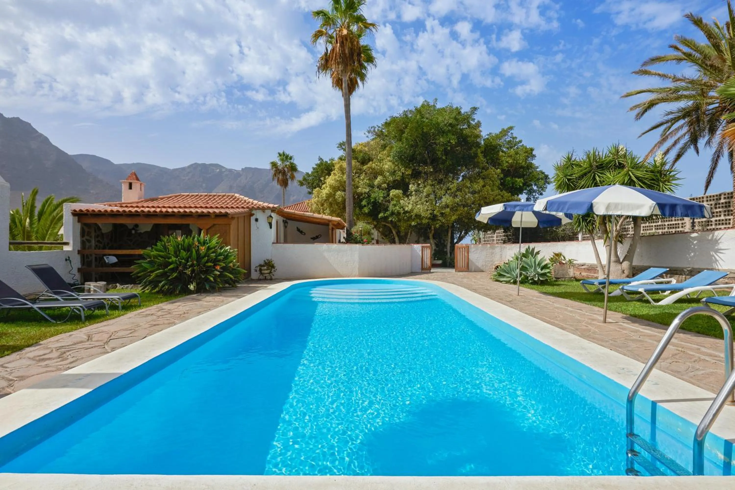 Charming house in Buenavista del Norte with shared pool