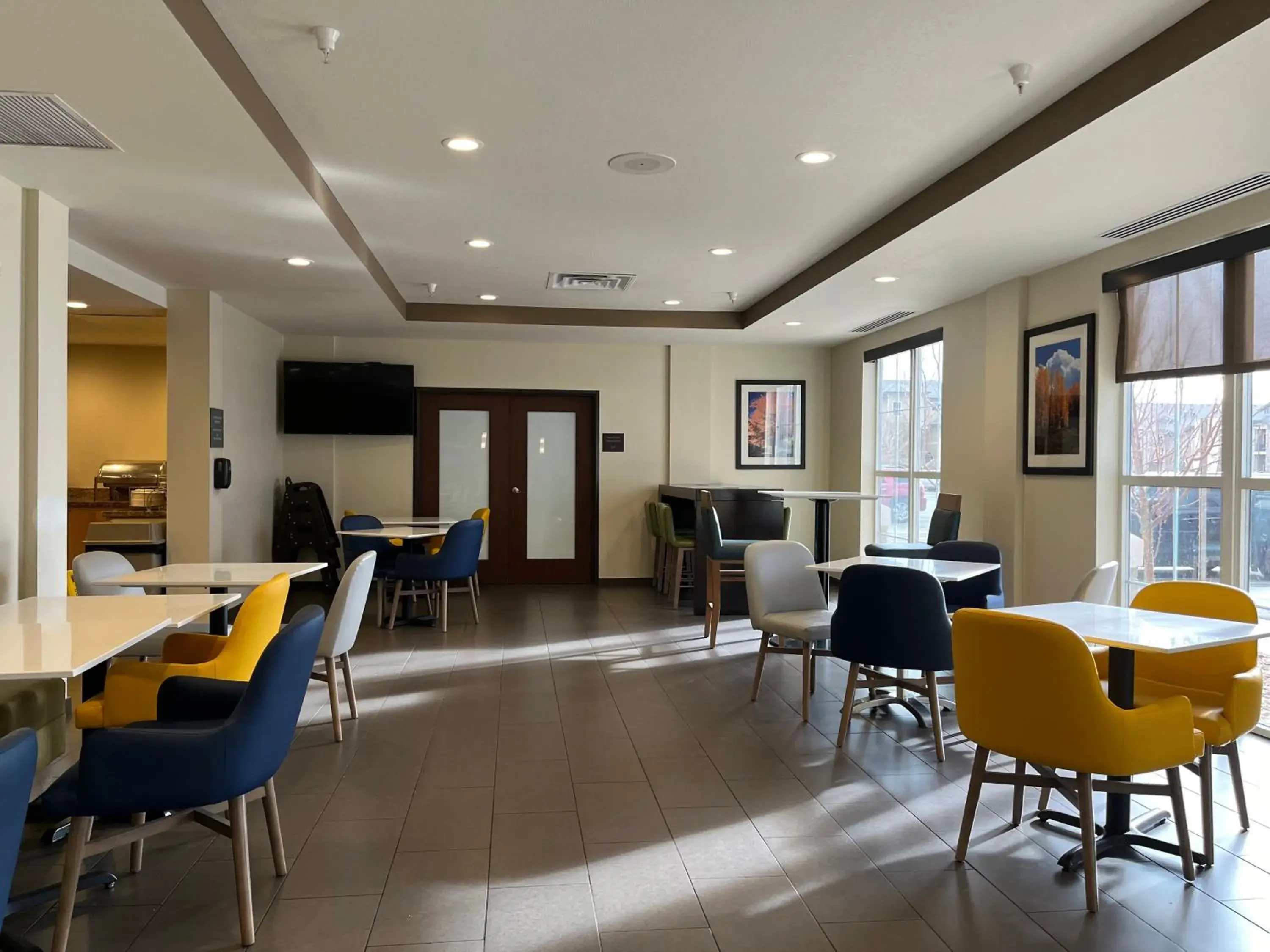 Breakfast in Comfort Suites Denver International Airport Breakfast in Comfort Suites Denver International Airport