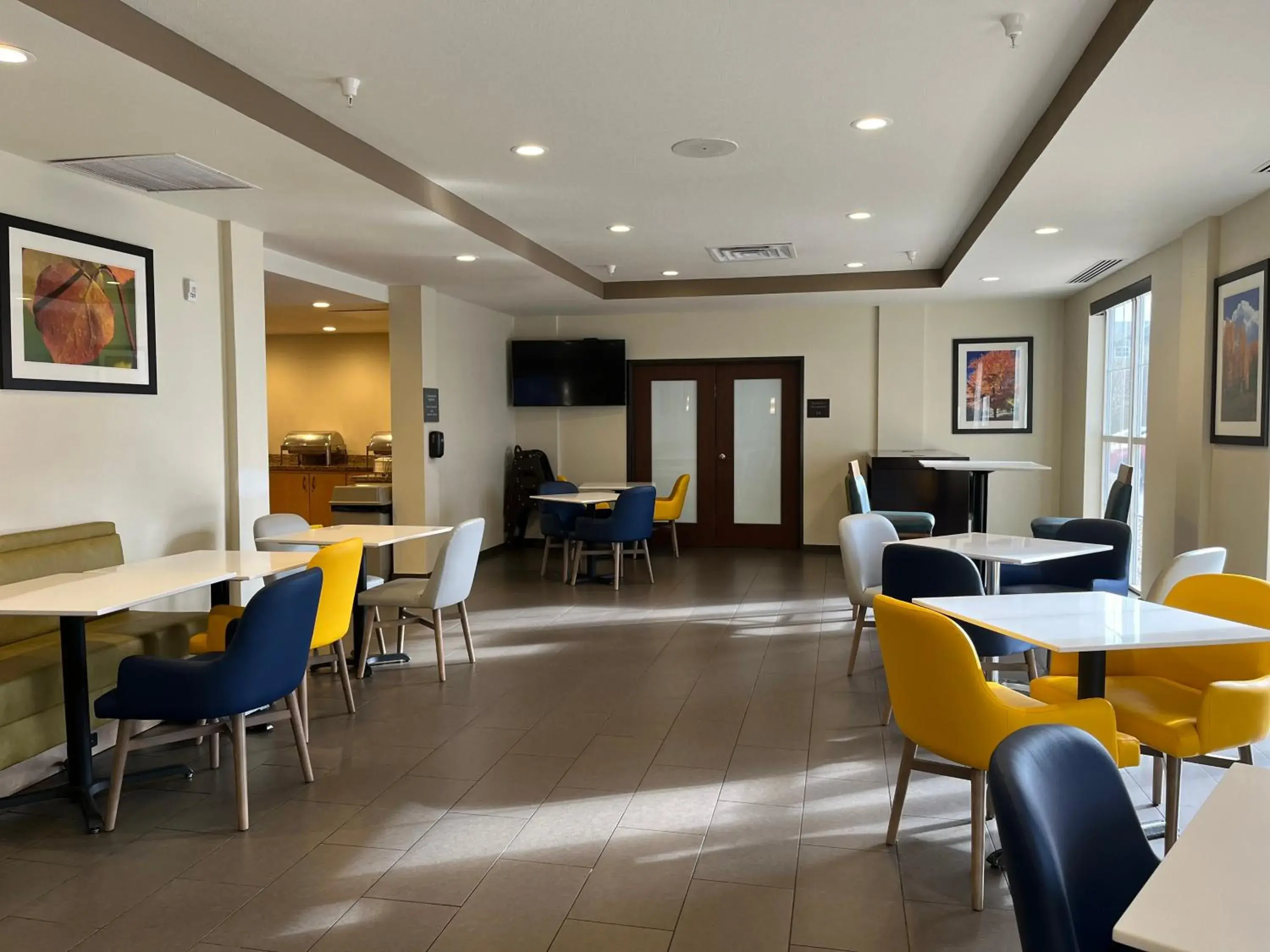 Breakfast in Comfort Suites Denver International Airport Breakfast in Comfort Suites Denver International Airport