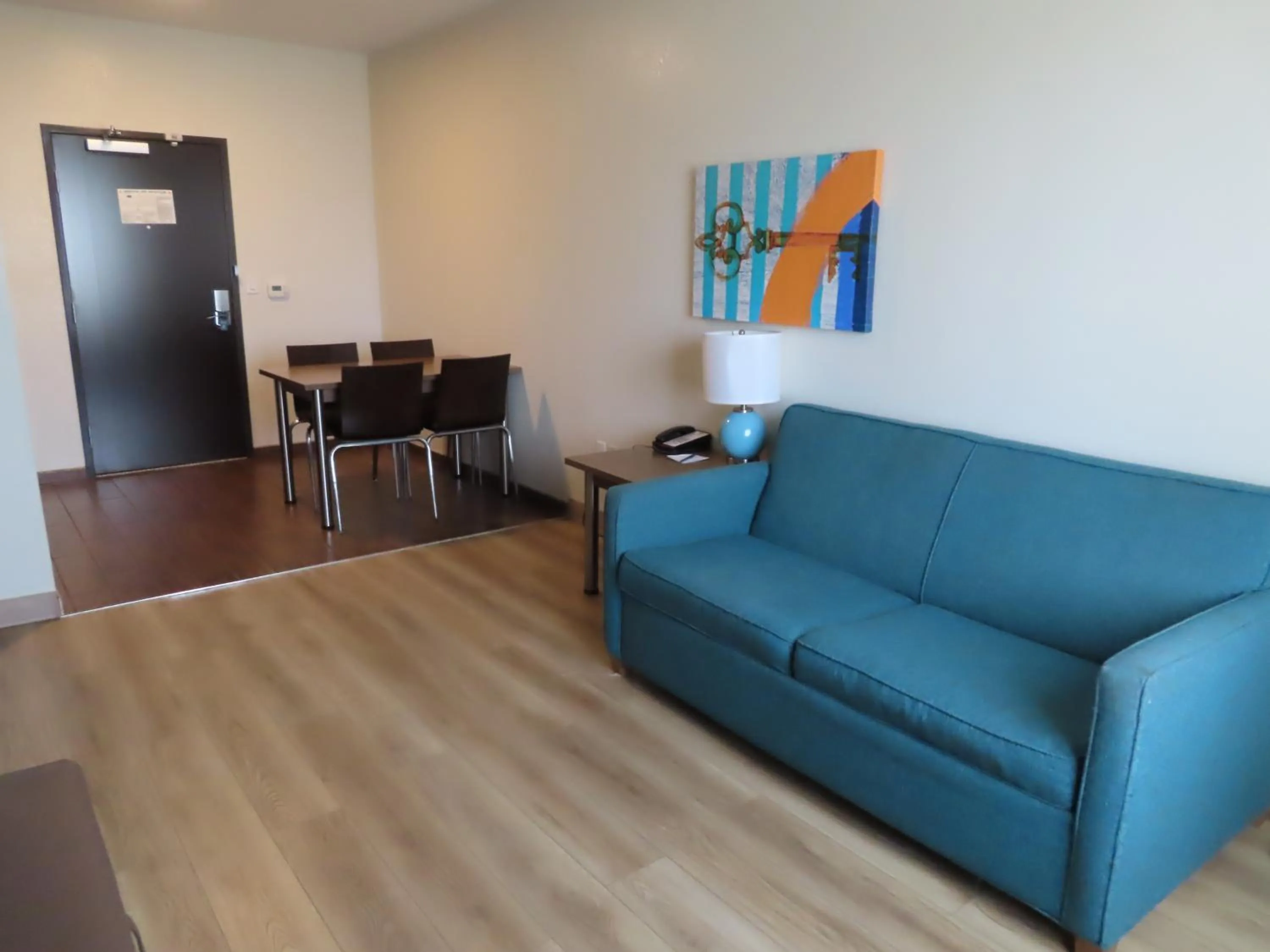 Living room in MainStay Suites Denver International Airport