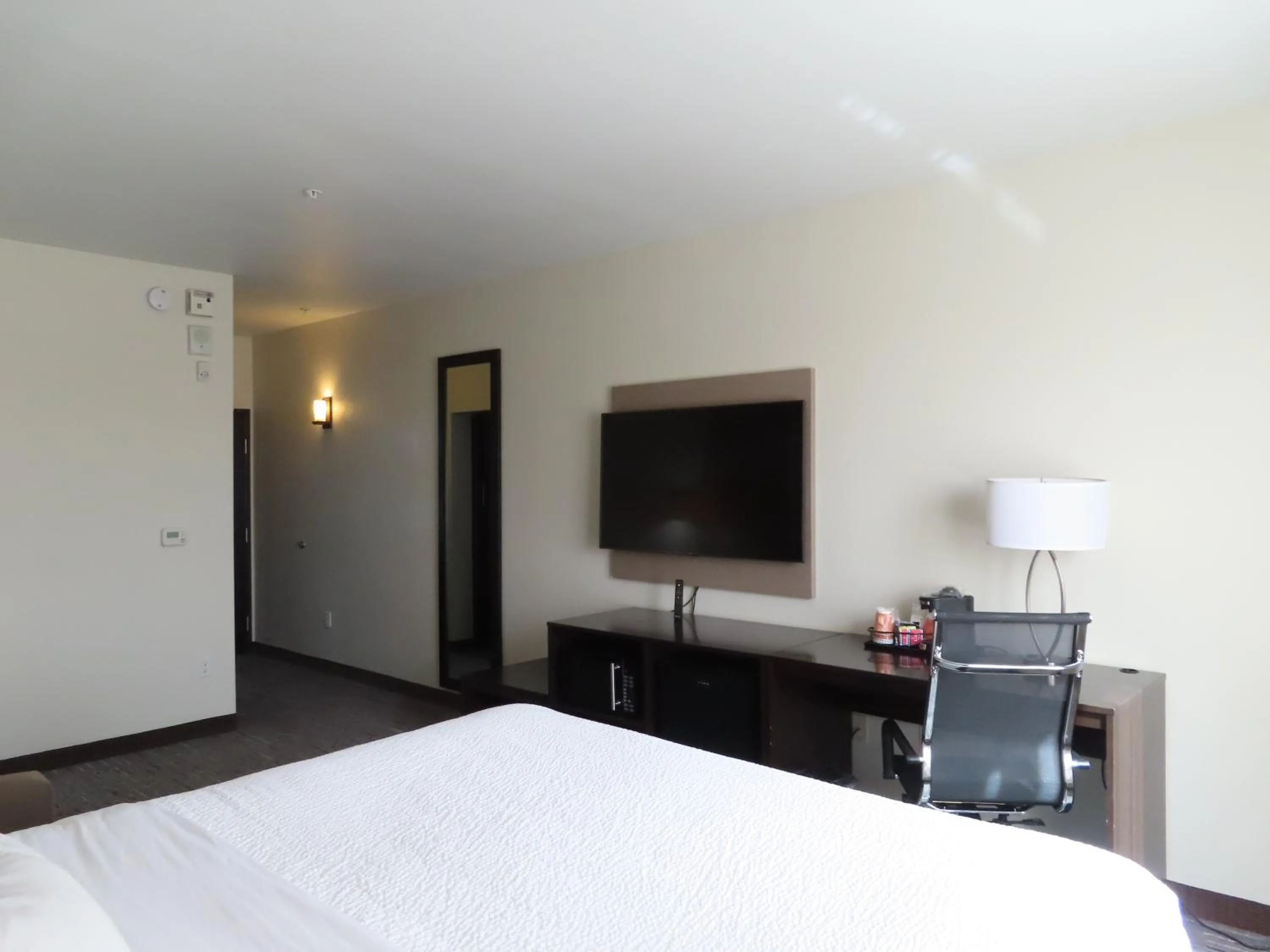 Bed in Sleep Inn & Suites Denver International Airport