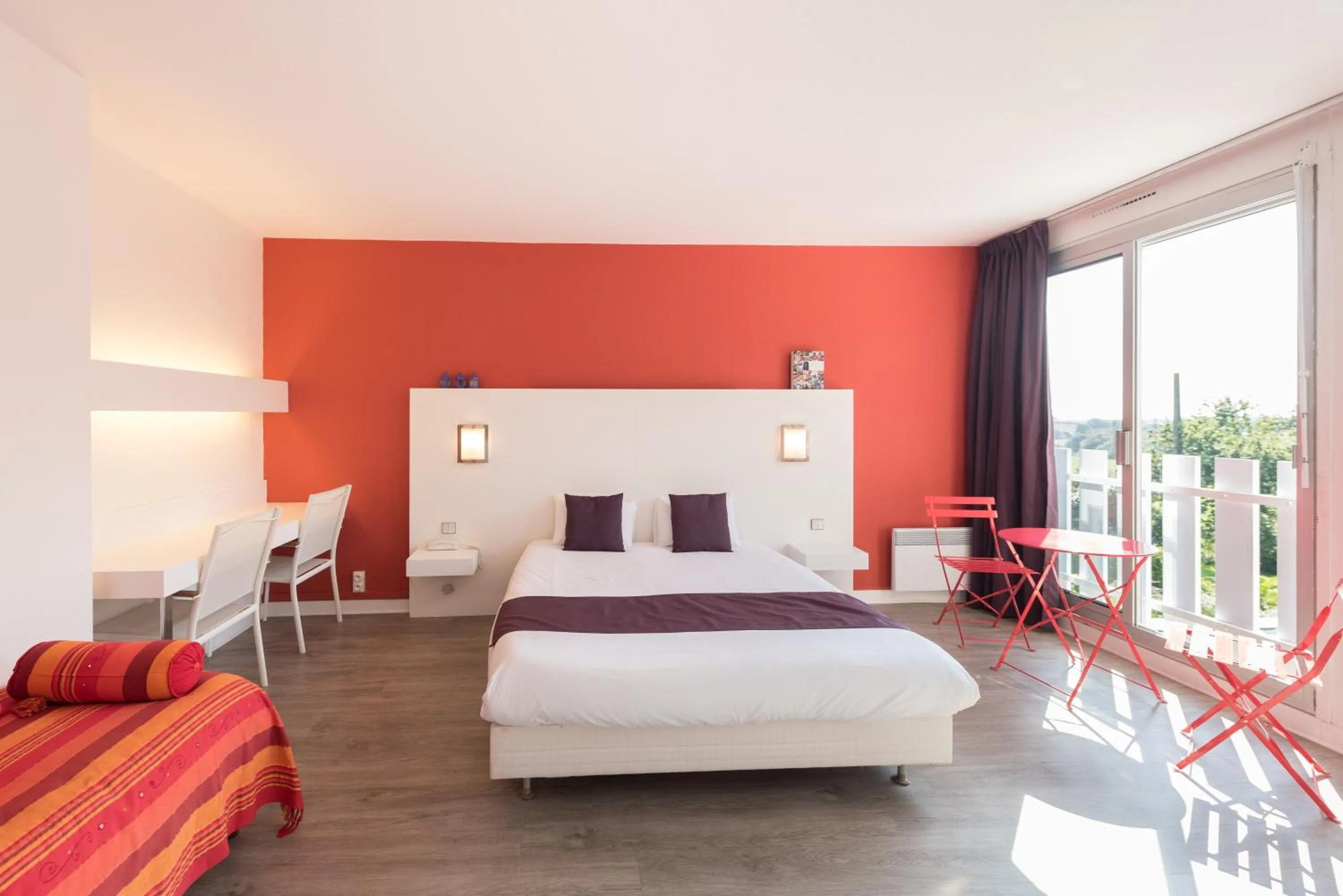 Bedroom, Bed in Logis Latitude Ouest Hôtel Restaurant & Spa