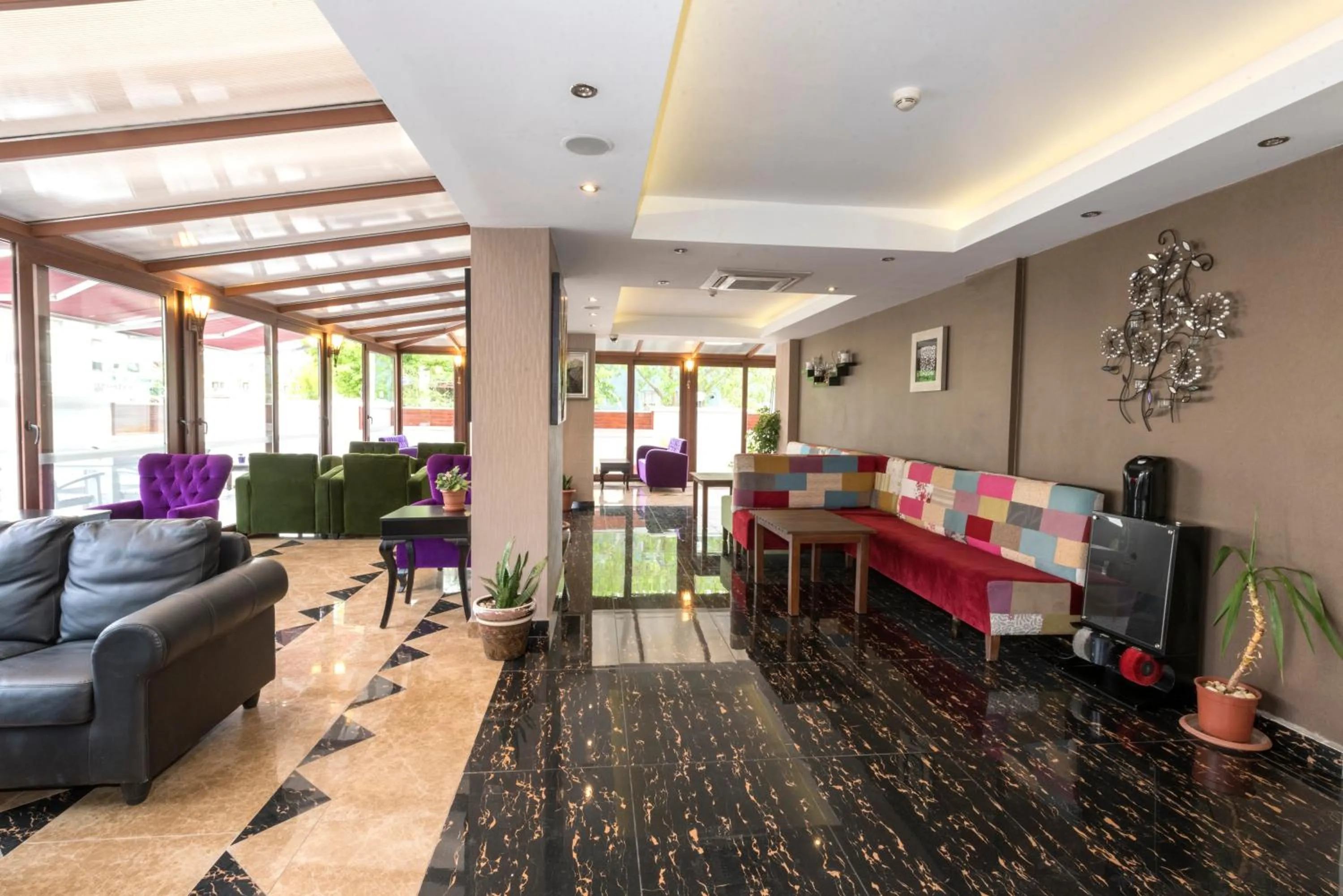 Lobby or reception in Blueberry Boutique Hotel