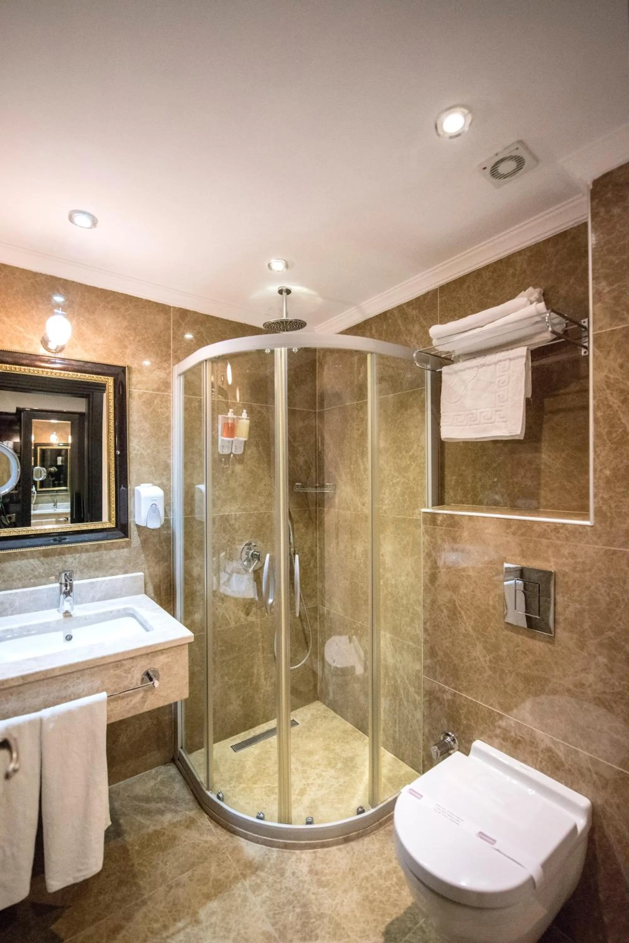 Bathroom in Blueberry Boutique Hotel