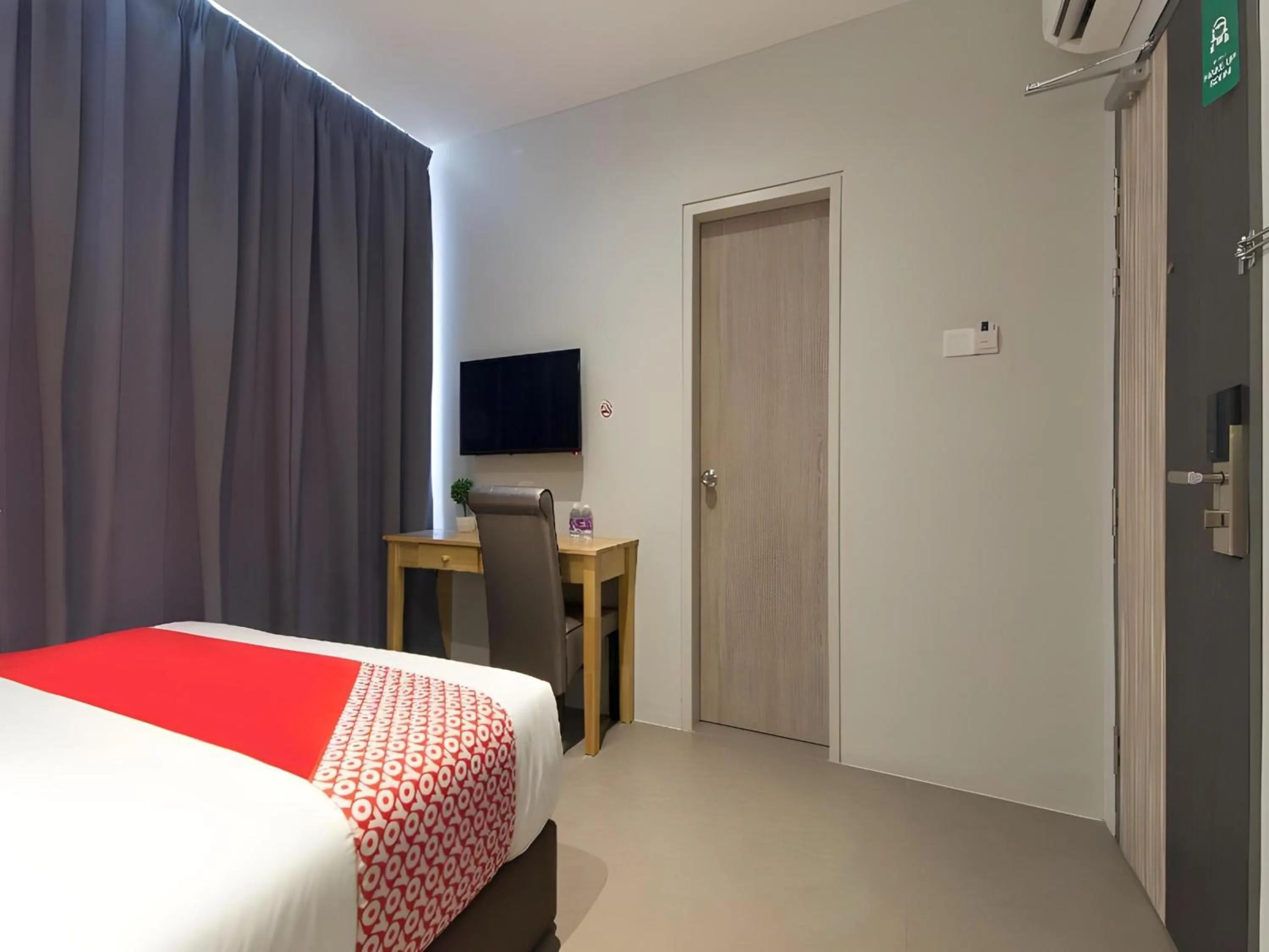 Bedroom, Bed in Yootel Boutique Hotel