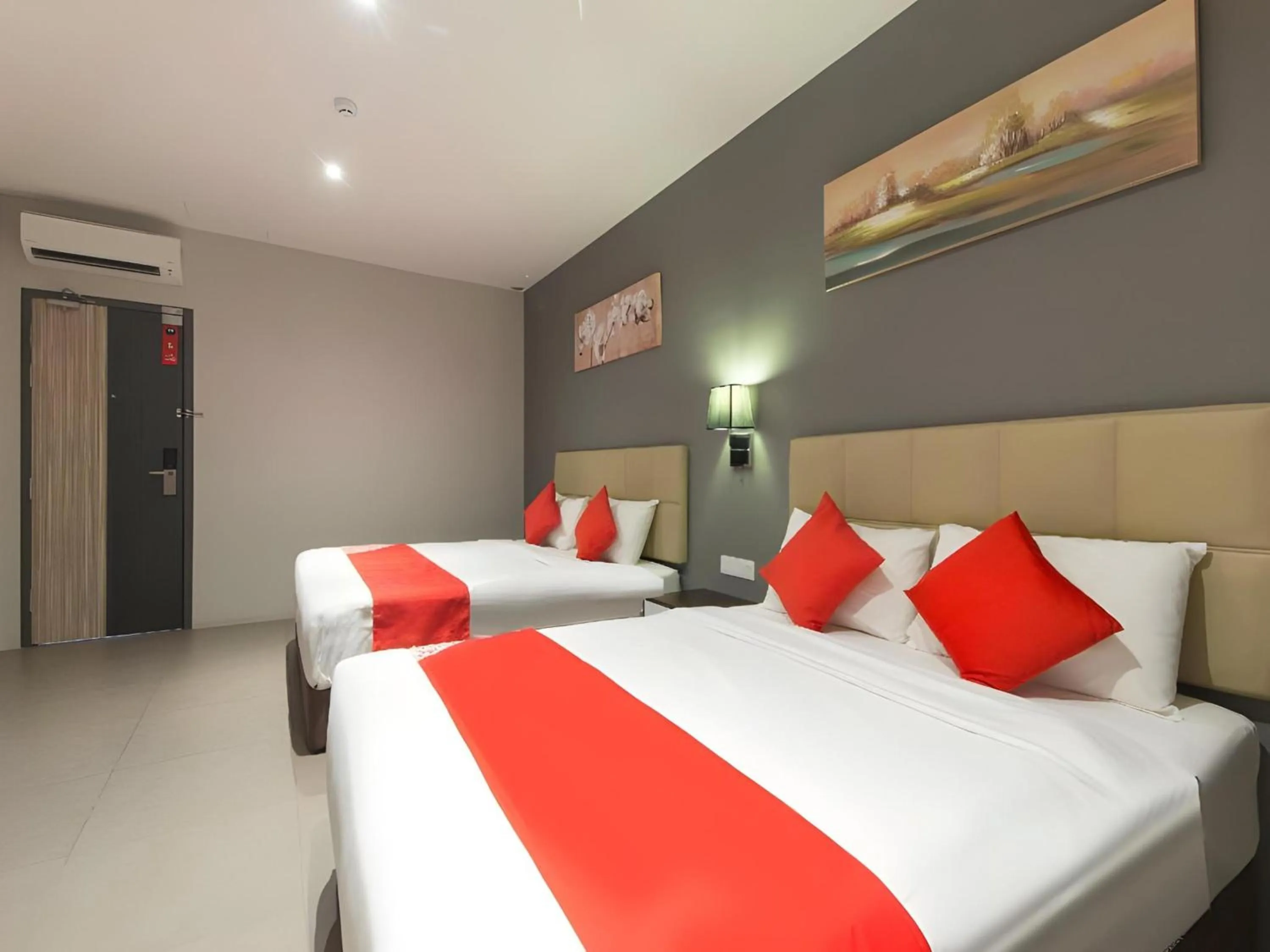 Bedroom, Bed in Yootel Boutique Hotel