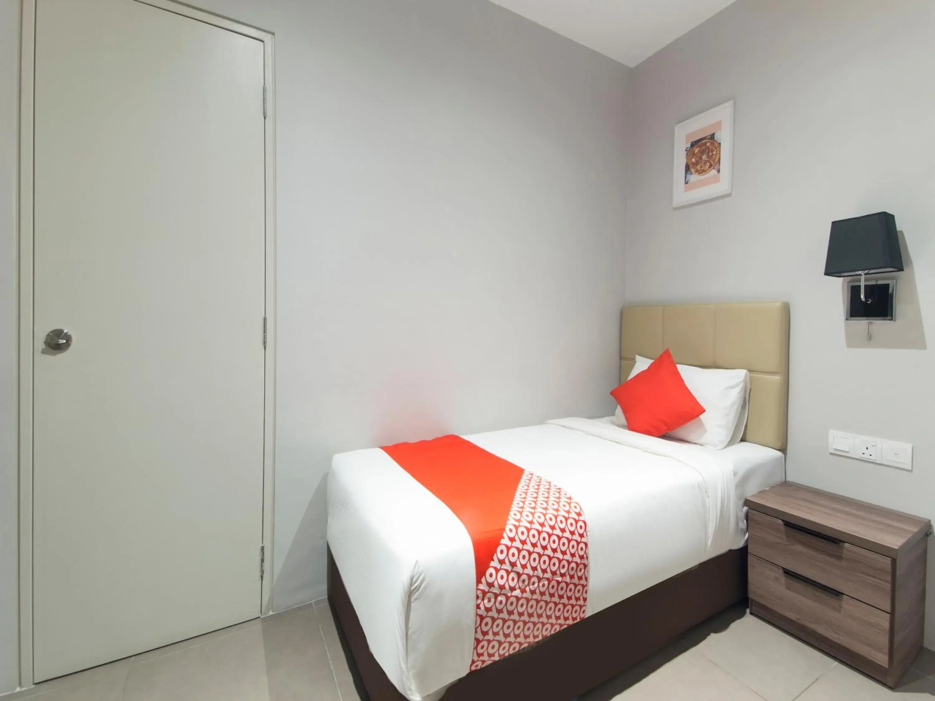 Bedroom, Bed in Super OYO 1191 Yootel Boutique Hotel