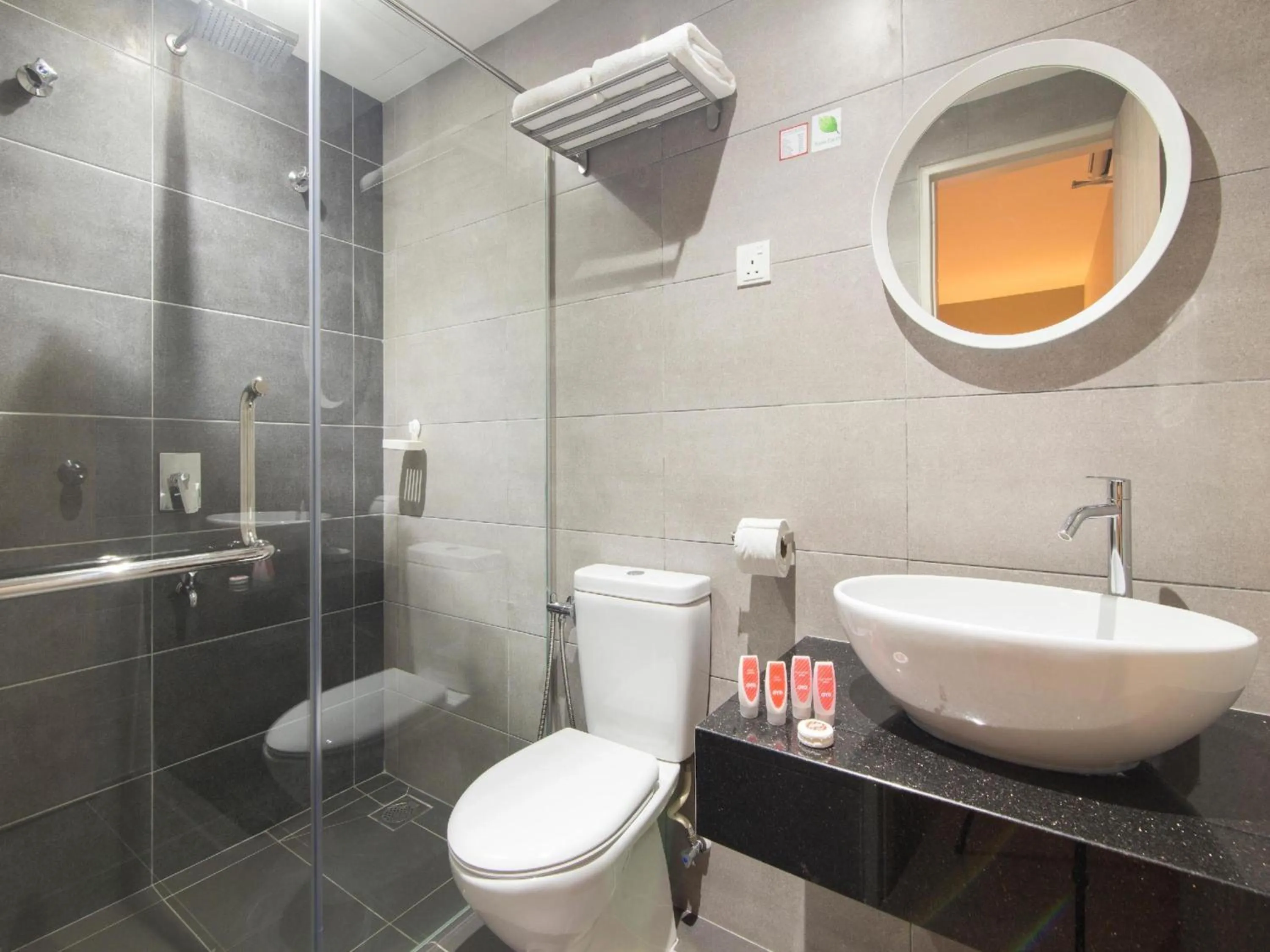 Bathroom in Yootel Boutique Hotel