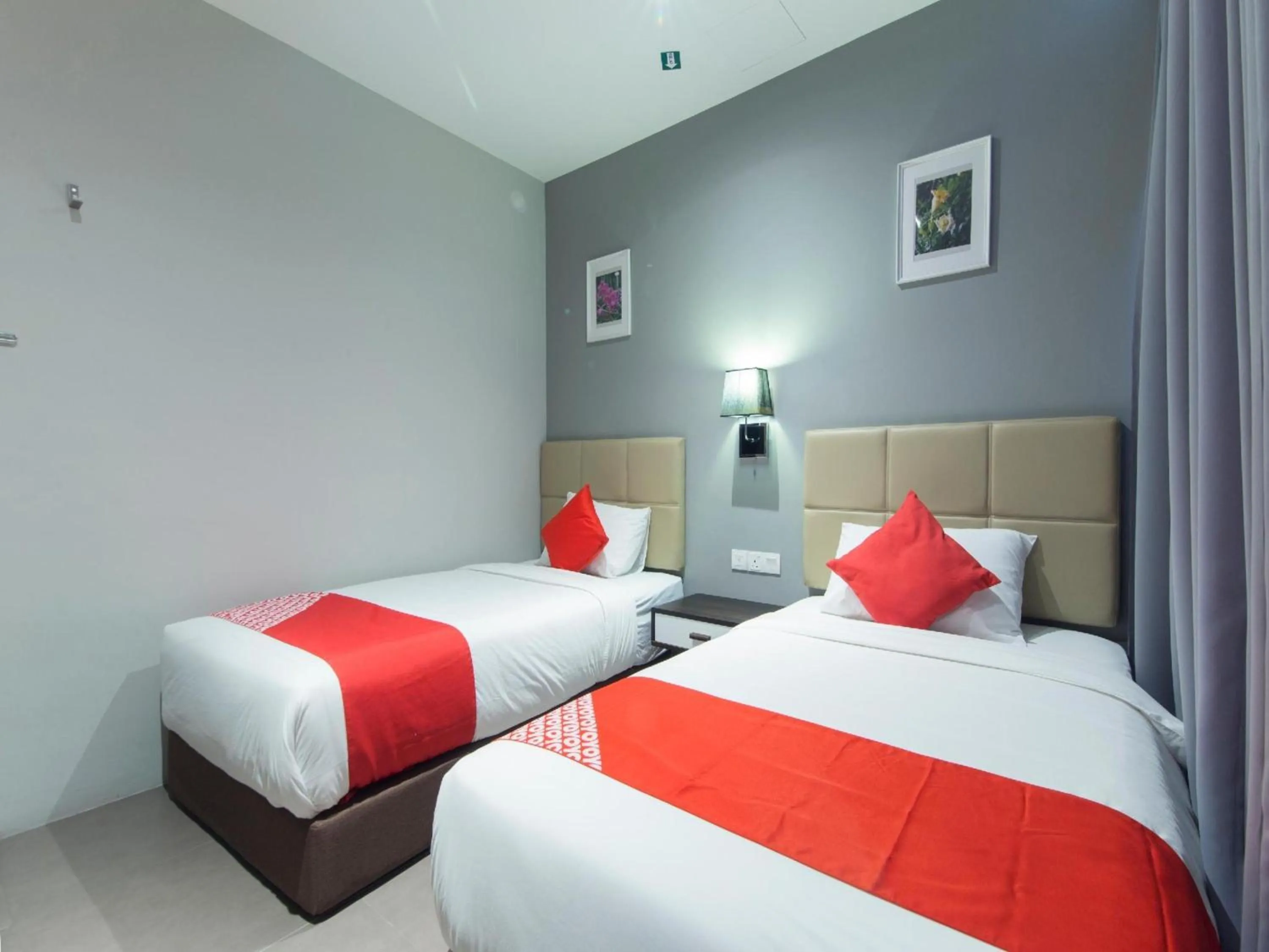 Bedroom, Bed in Yootel Boutique Hotel