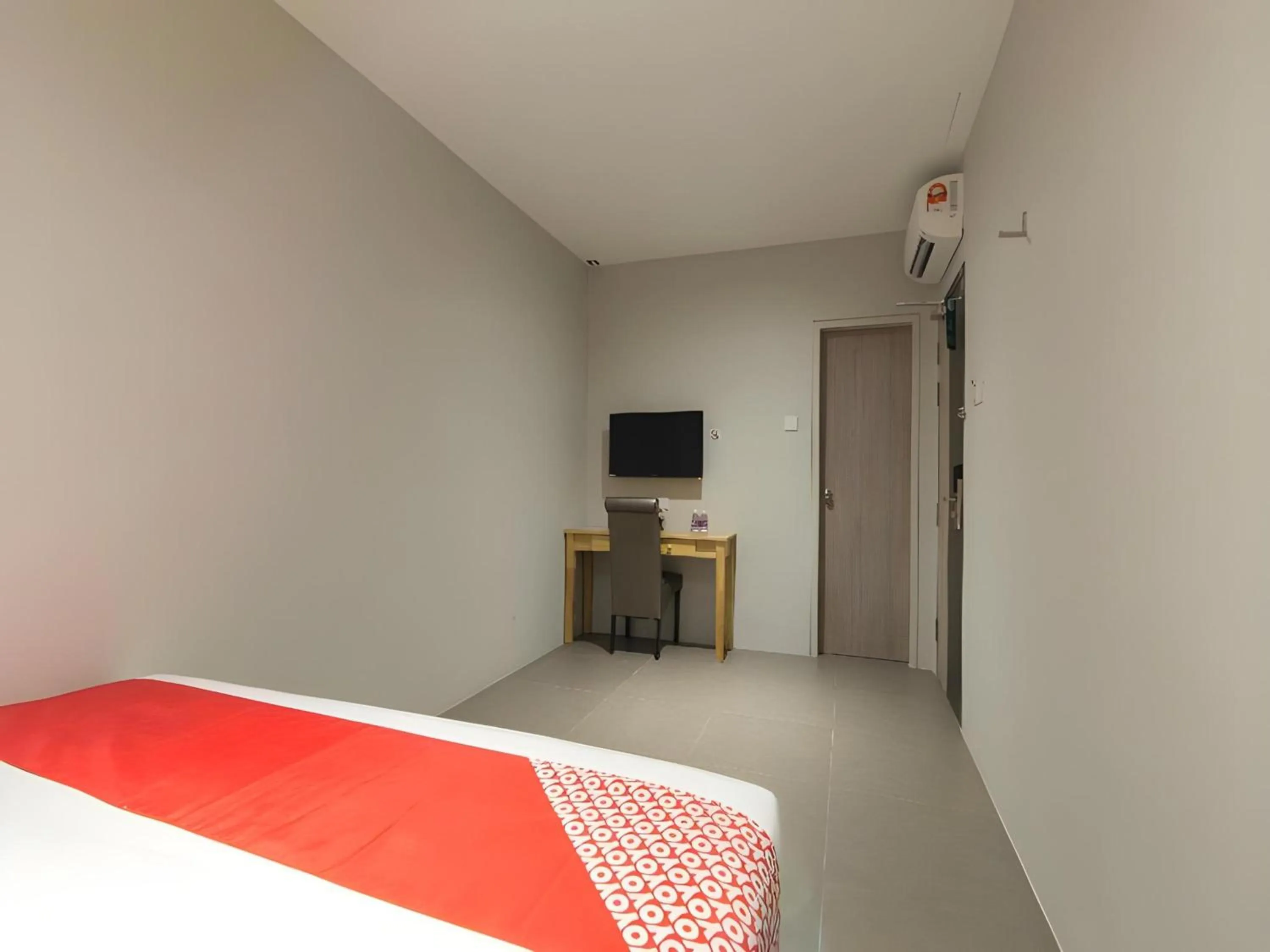 Bedroom, Bed in Yootel Boutique Hotel