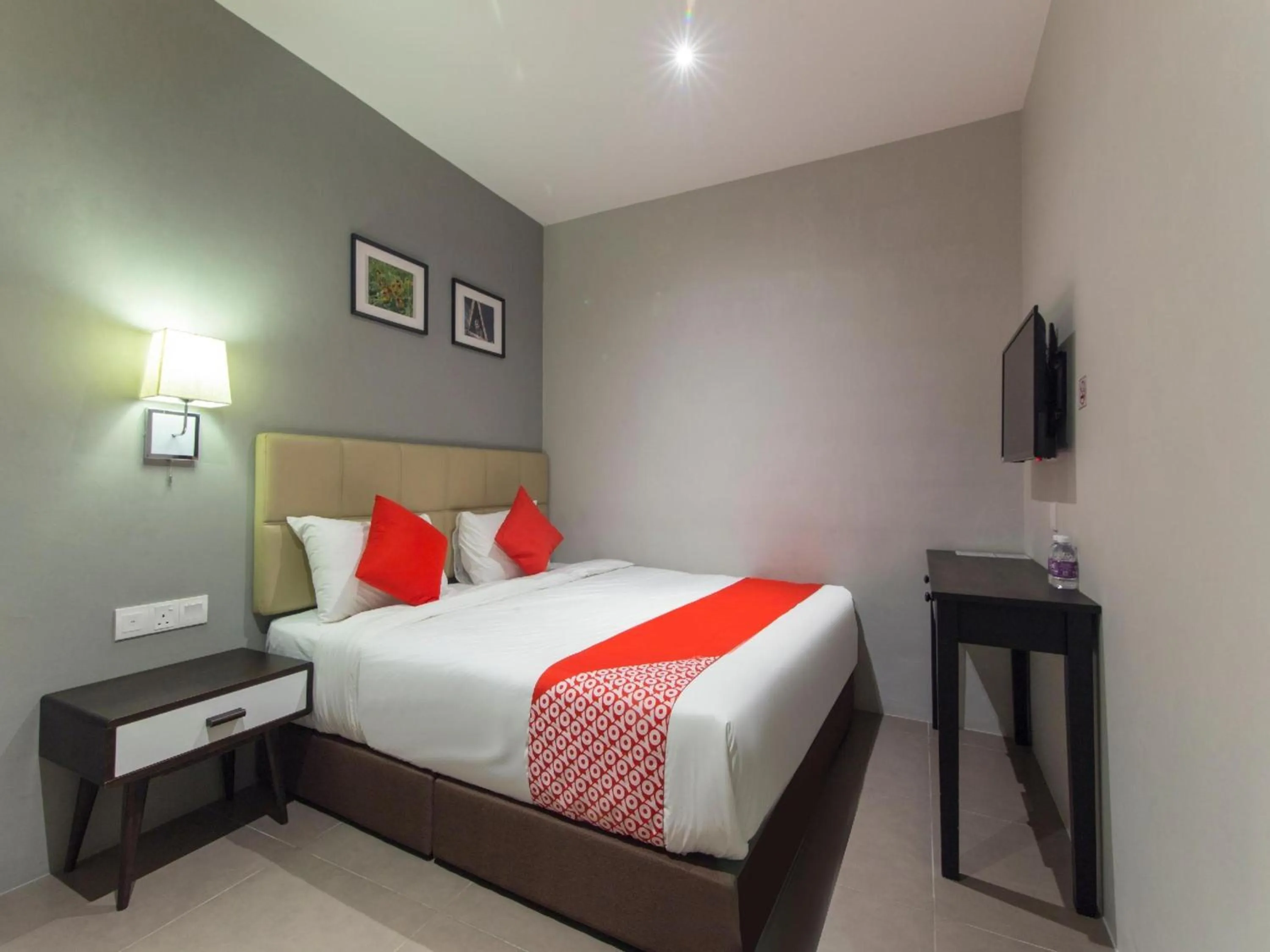 Bedroom, Bed in Yootel Boutique Hotel