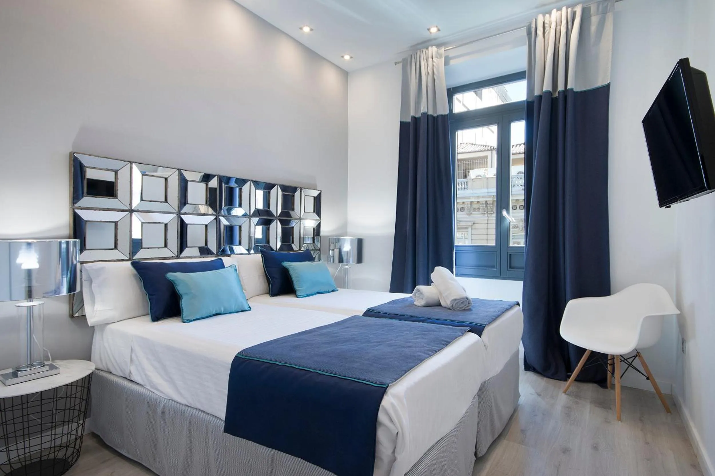 Bedroom, Bed in BiBo Suites Gran Vía