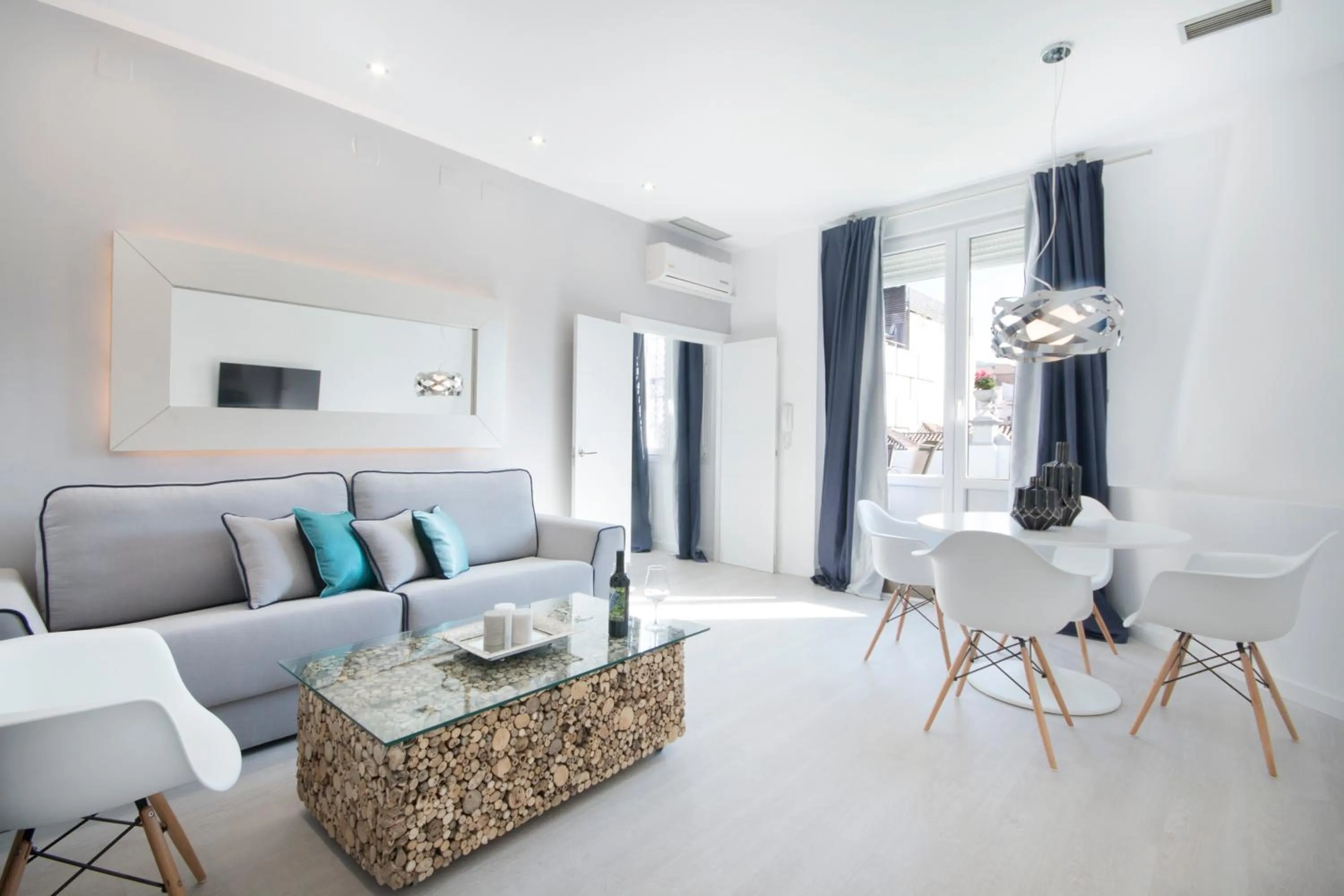 Living room in BiBo Suites Gran Vía