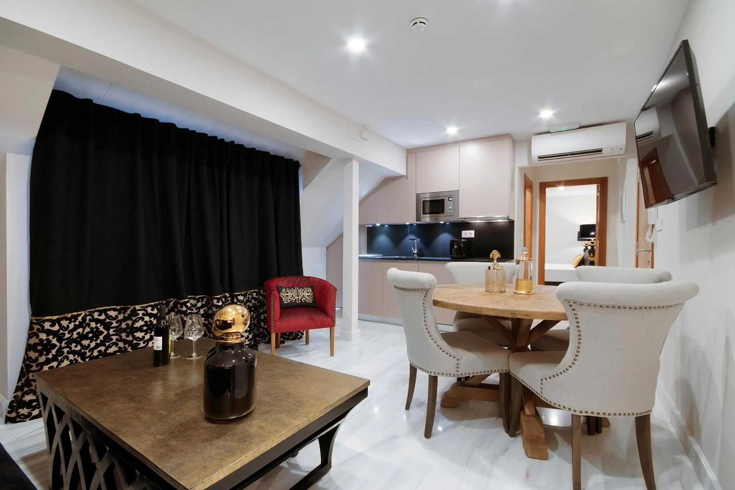 Kitchen or kitchenette in BiBo Suites Gran Vía