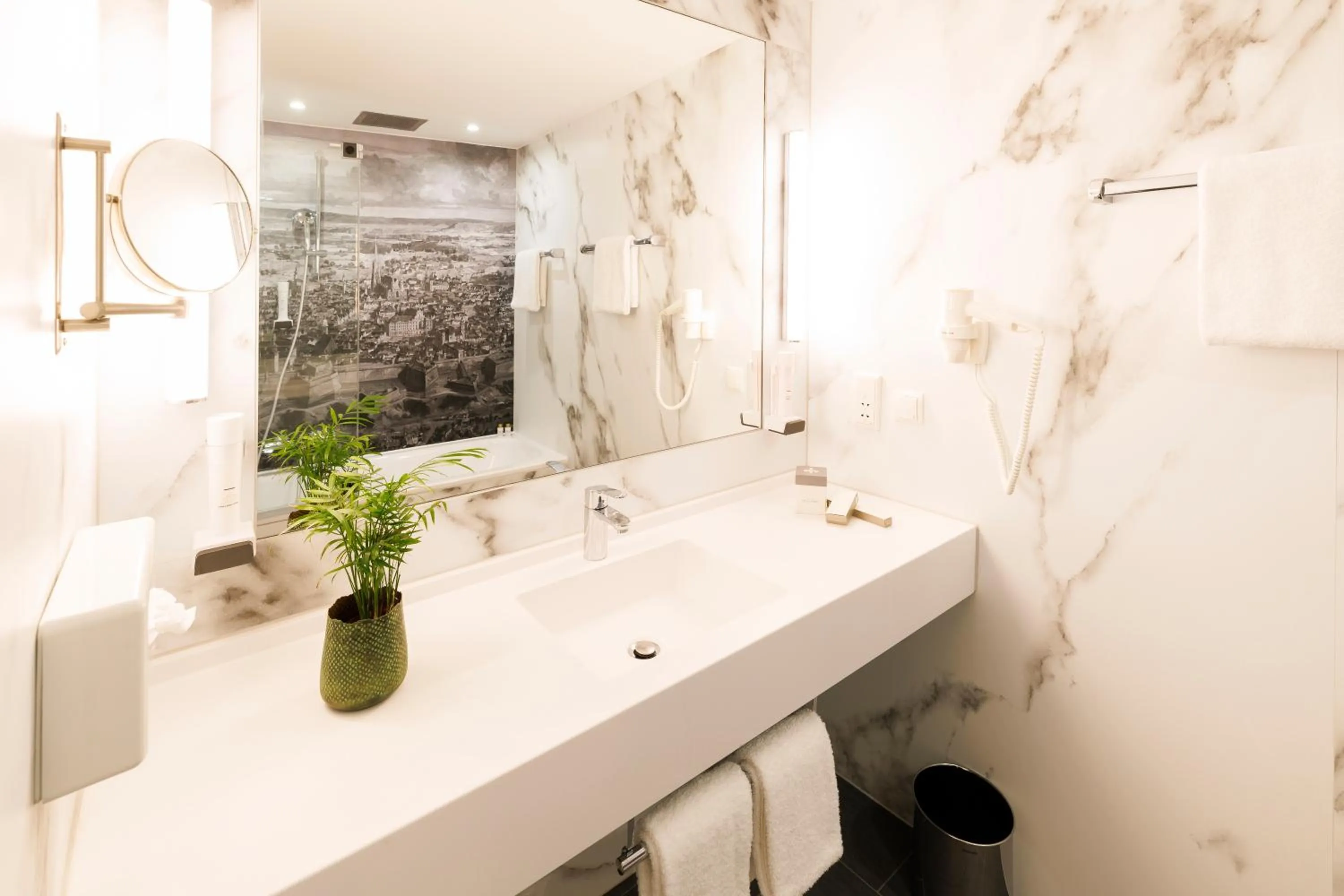 Bathroom in Hotel Royal